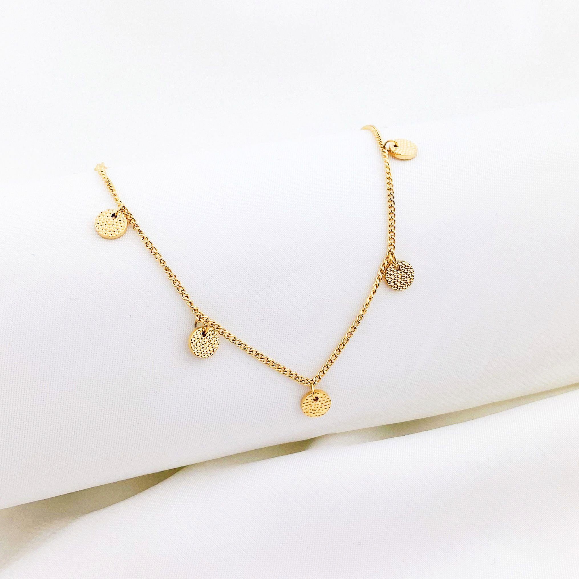 Hey Happiness Charm-Armband Edelstahl Damen Plättchen strukturiert, 18K Roségold vergoldet, Armkette Geo Kreis Münze hängend, wasserfest