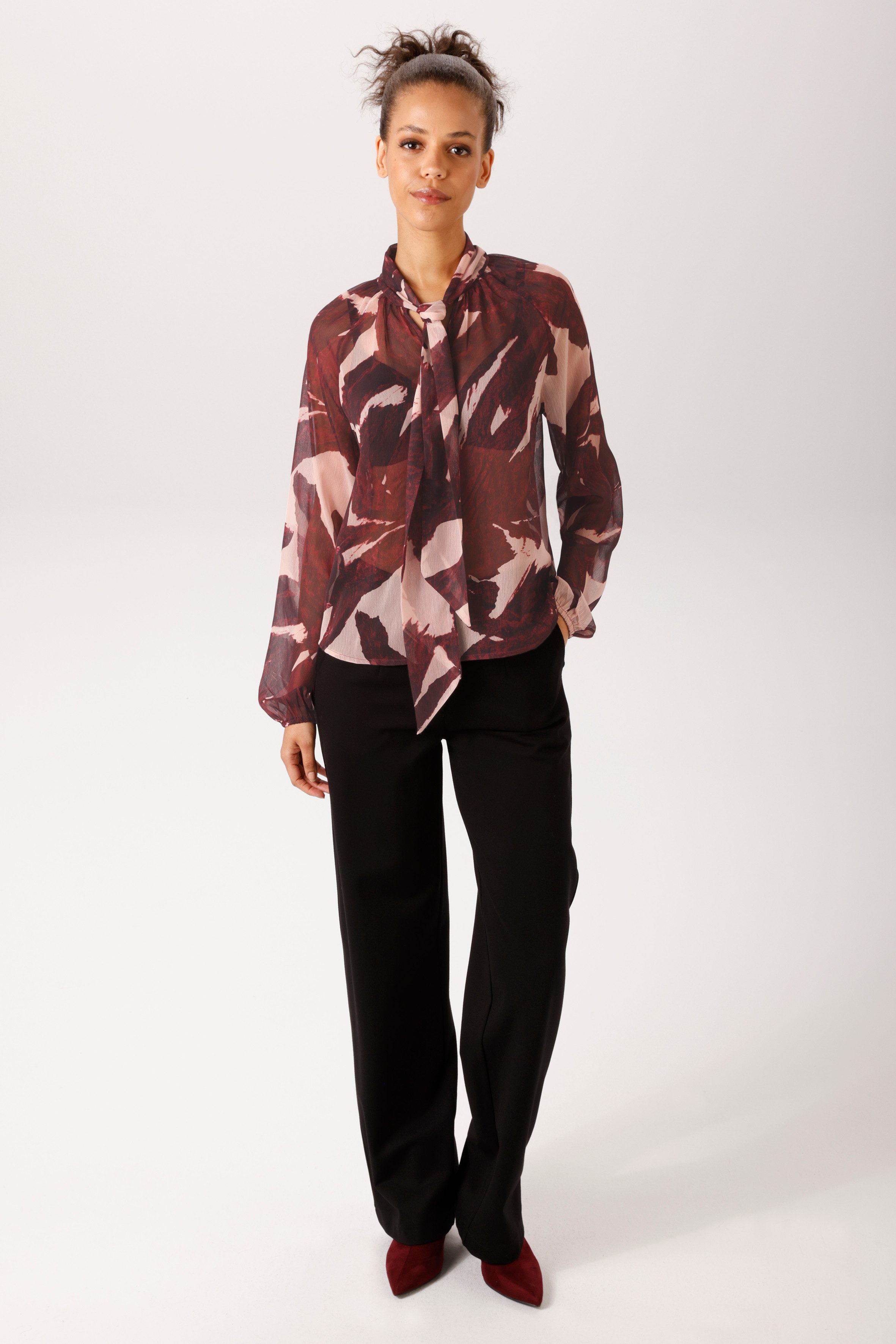 Zum Outfit 10