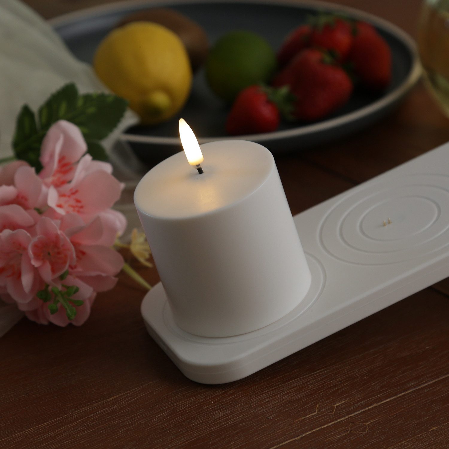 UYUNI Lighting LED-Kerze Stumpenkerze mit Ladestation aufladbar 6,8x6,8cm Timer Außen Tischdeko, LED Classic, warmweiß (2100K bis 3000K)