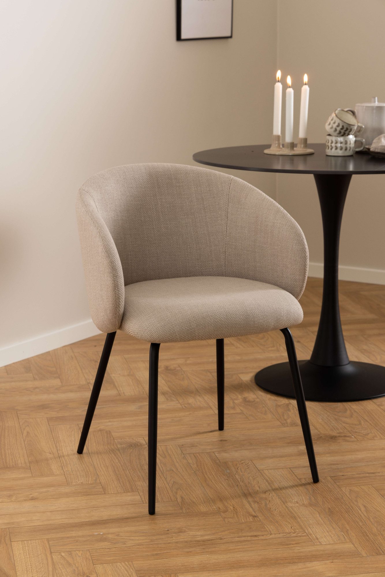 ACTONA GROUP Armlehnstuhl Eleanor Esszimmerstuhl, Schalenstuhl, Gepolstert, mit Armlehne, Beine aus schwarzem Stahl, 2er-Set.