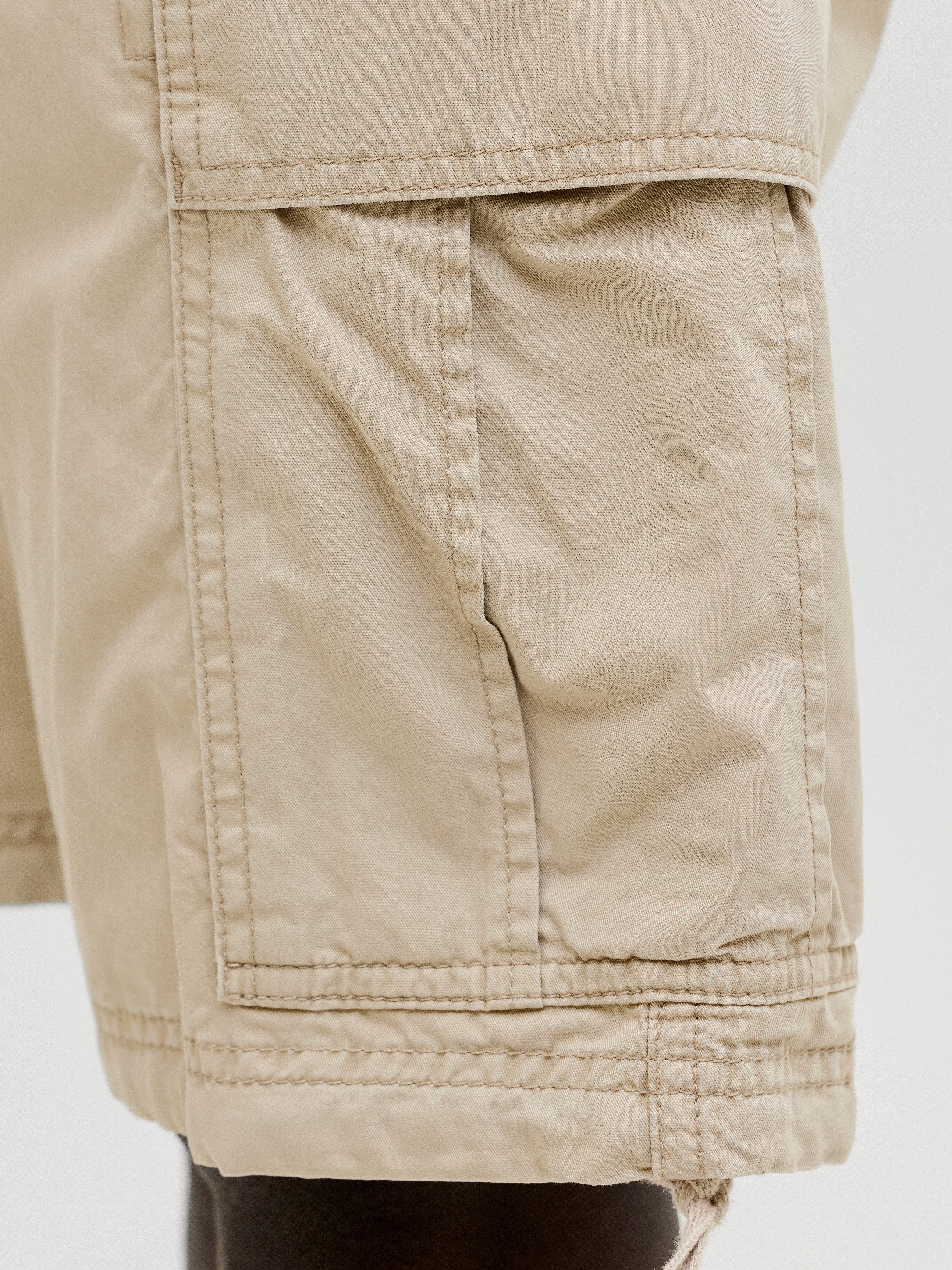 Jack & Jones Cargohose JPSTCOLE FRANK CARGO SHORT MID SN mit Seitentaschen