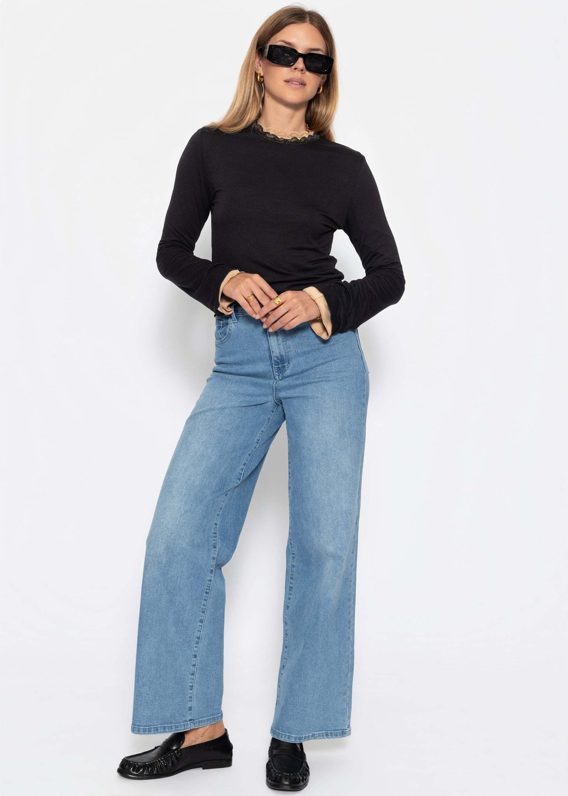 SASSYCLASSY Langarmshirt Modernes Shirt mit langen Armen für Damen Oberteil mit Spitzeneinsatz in Offwhite – Bild 5 von 5