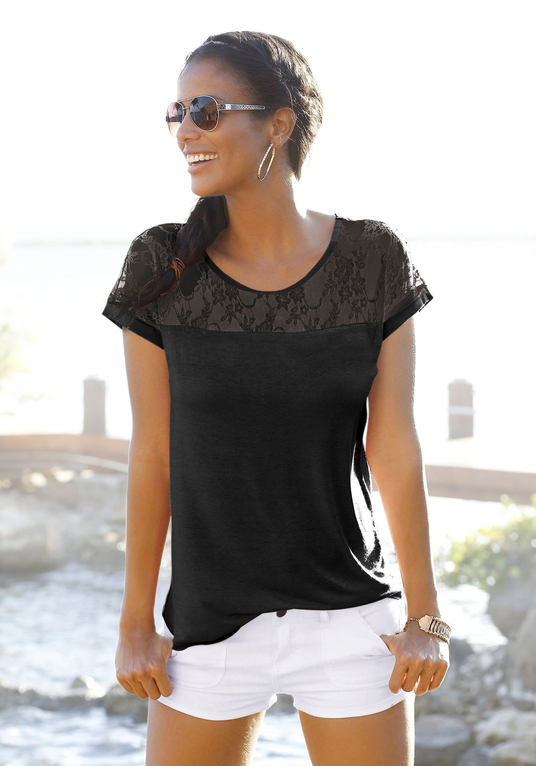 LASCANA Strandshirt mit Spitzeneinsatz, T-Shirt, Kurzarmshirt, elegant