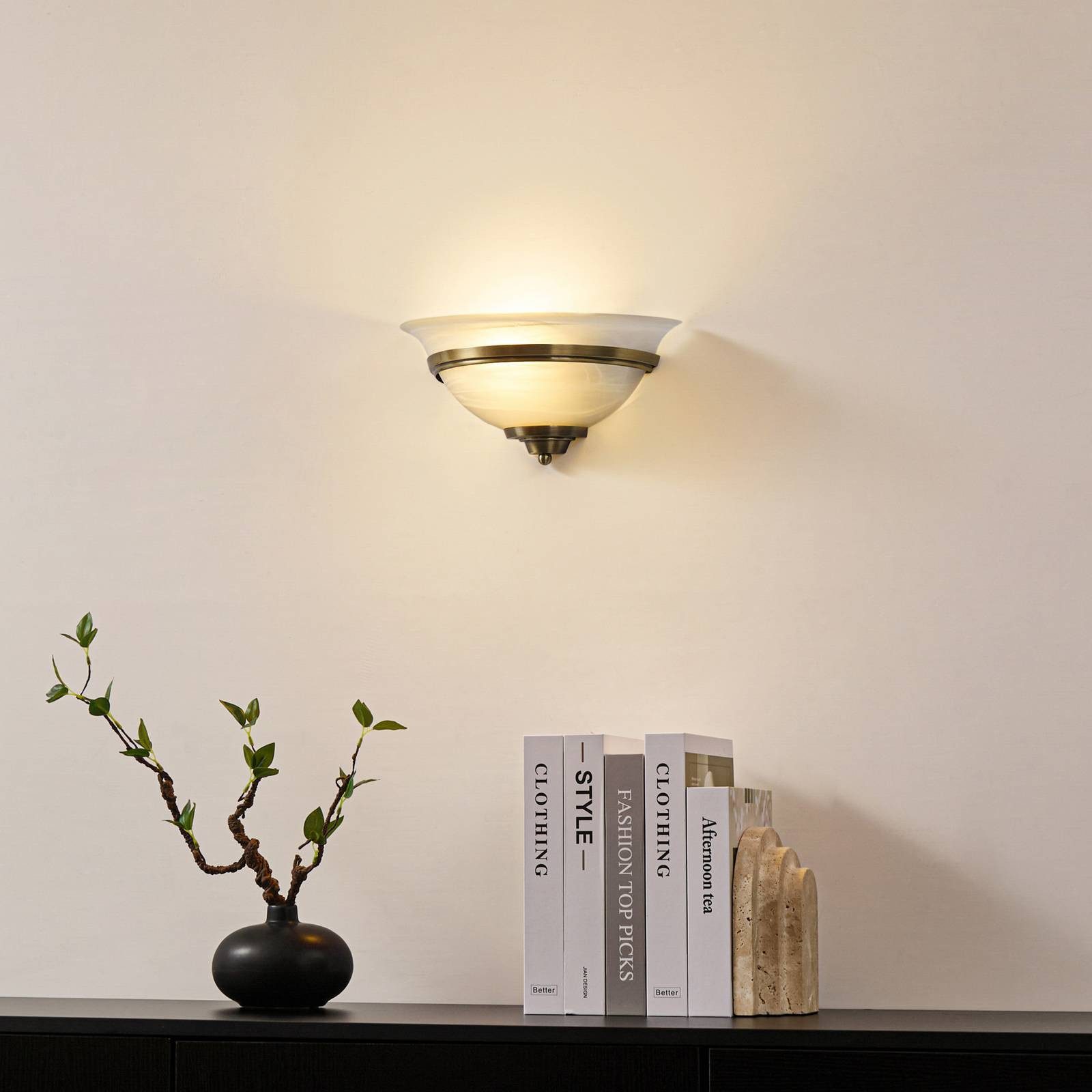 Lindby Wandleuchte Irimia, Glas Bronze IP20, 1 x 15 W LED