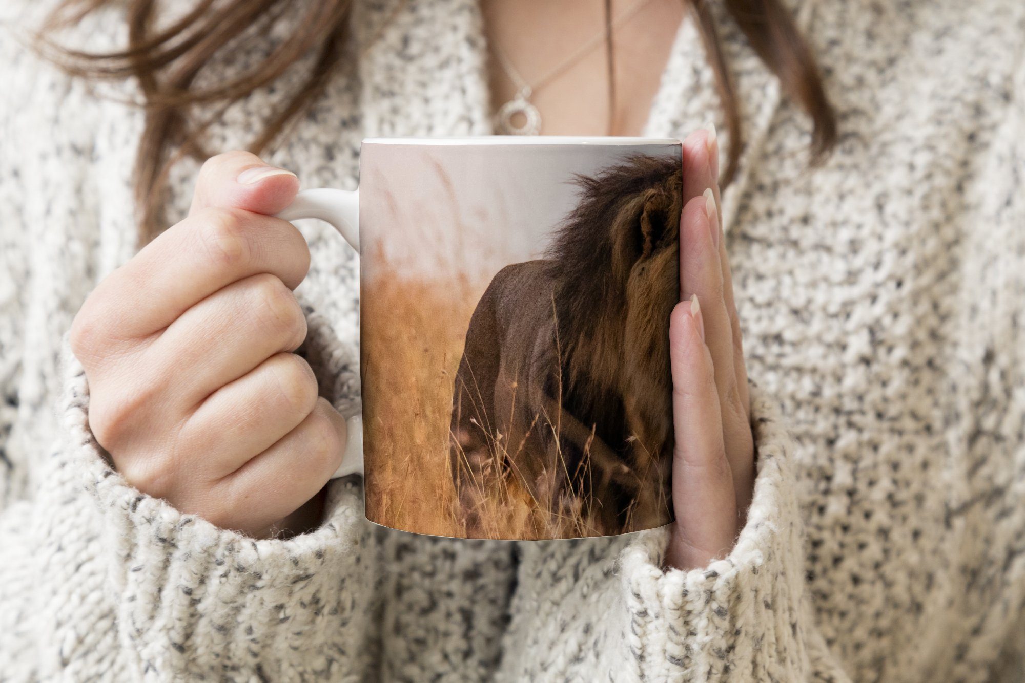MuchoWow Tasse Löwe - Gras - Jagd, 1-tlg., Keramik, Kaffeetassen, Teetasse, Becher, Kaffeebecher, Geschenk