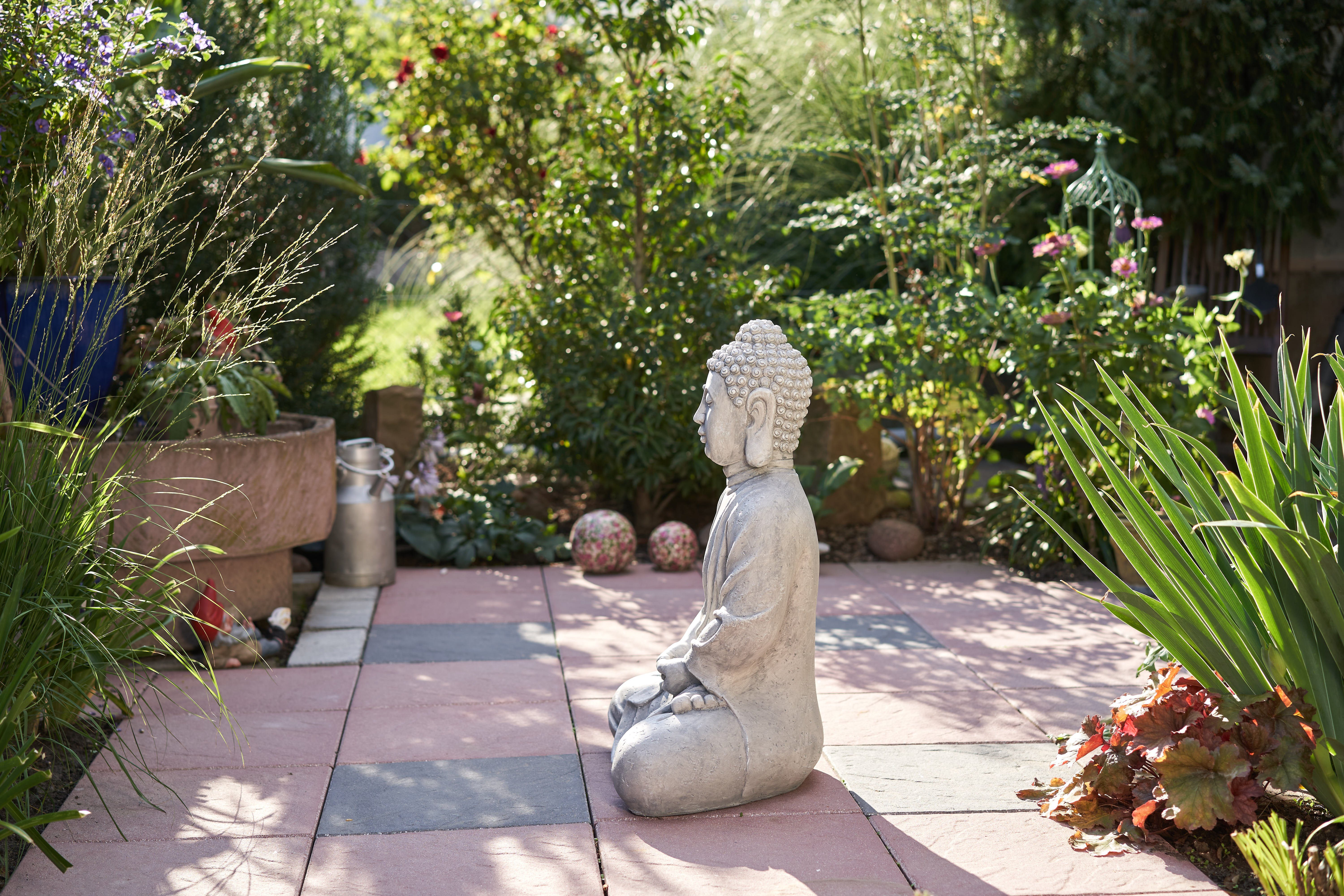 Garten NEUSTEIN Großer sitzend Feng XXXL Skulptur Buddha hellgrau Buddhafigur Deko 70 Steinfigur-Optik cm Steinoptik Shui Figur