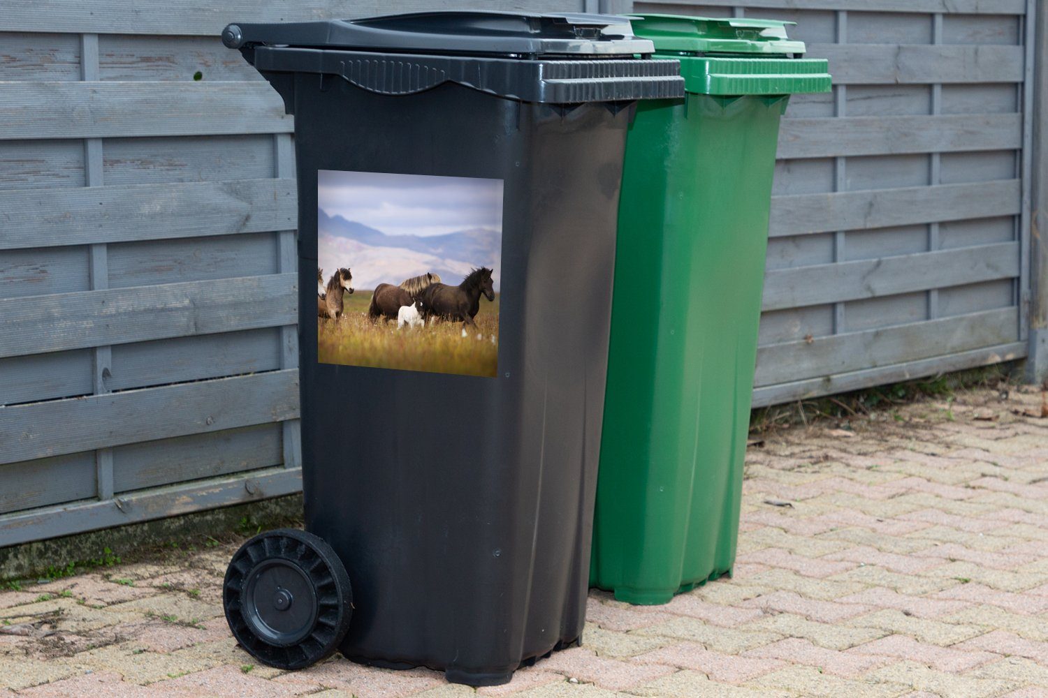 (1 Wandsticker Pferde Abfalbehälter - Mülltonne, Container, Gras Mülleimer-aufkleber, Sticker, - MuchoWow St), Berge