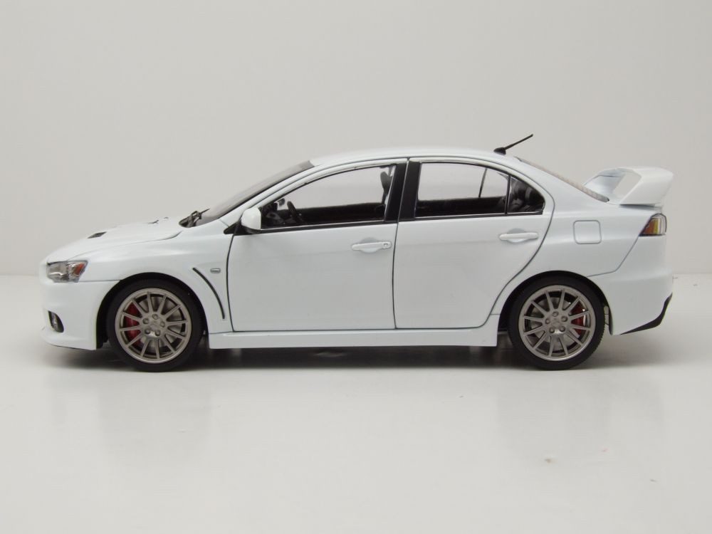 Sun Star Modellauto Mitsubishi Lancer Evo X weiß metallic, Maßstab 1:18