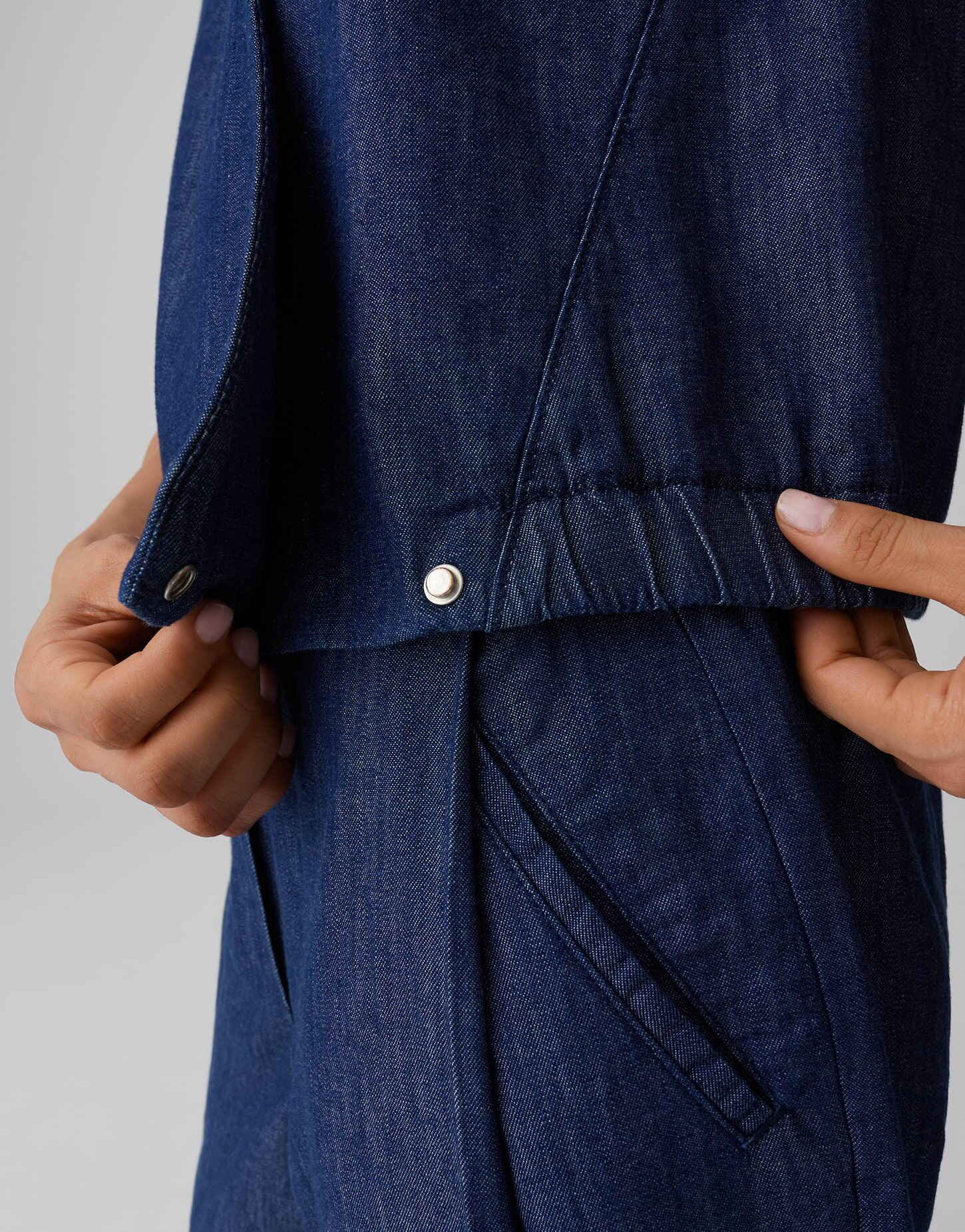 OPUS Anzugweste Wiona aus weichem Chambray Denim Wickeleffekt auf der Front, Rinsed Waschung, weicher Griff – Bild 5 von 5