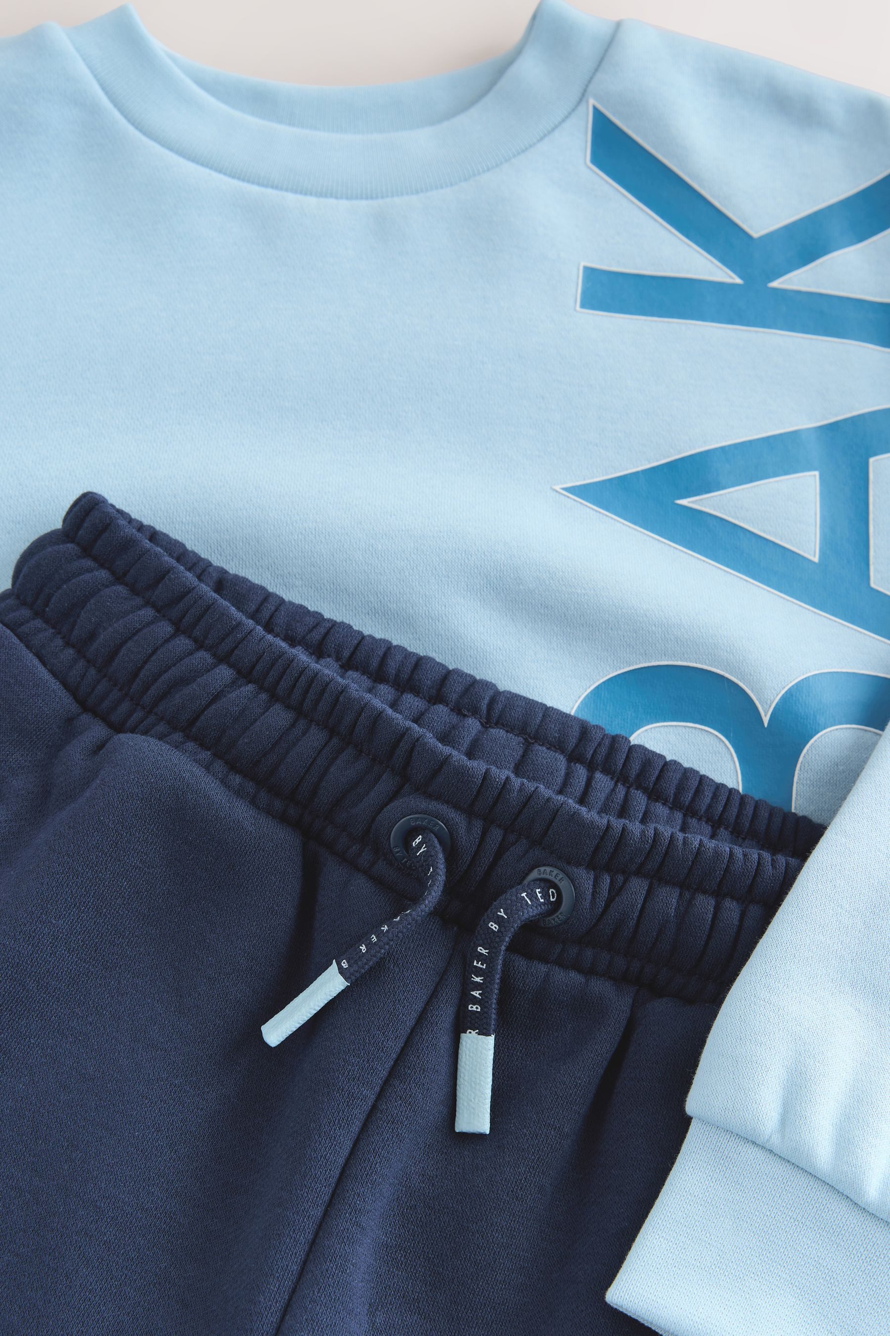 Baker by Ted Baker Sweatanzug Baker by Ted Baker Sweatshirt und Jogginghose (2-tlg)