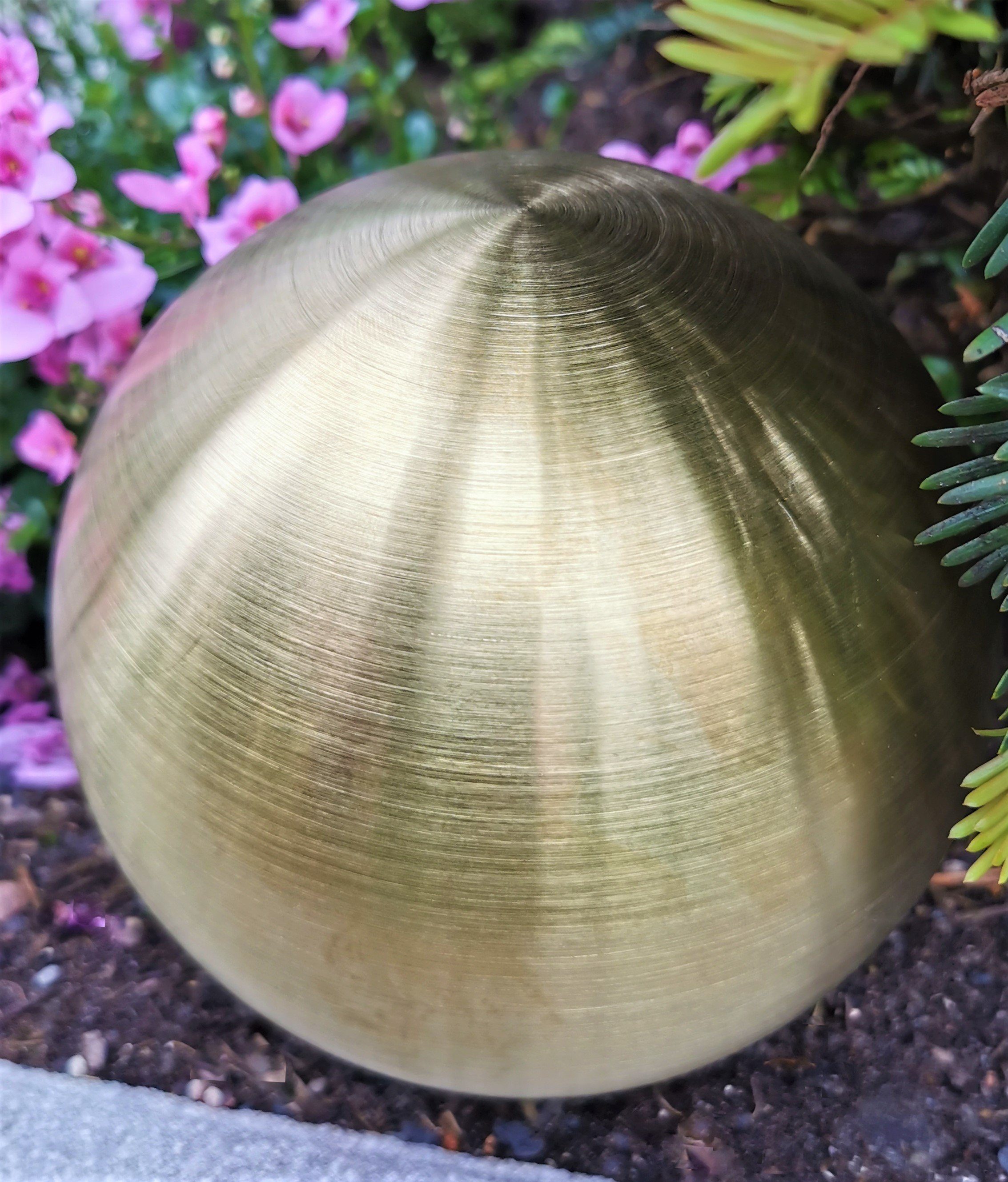 Dekorationskugel Garten-Ambiente Edelstahl Bocker verschiedenen Jürgen matt Gartenkugel Dekokugel Größen Edelstahlkugel gold in Dekokugel Gartendekoration gebürstet 3er-Set Gold