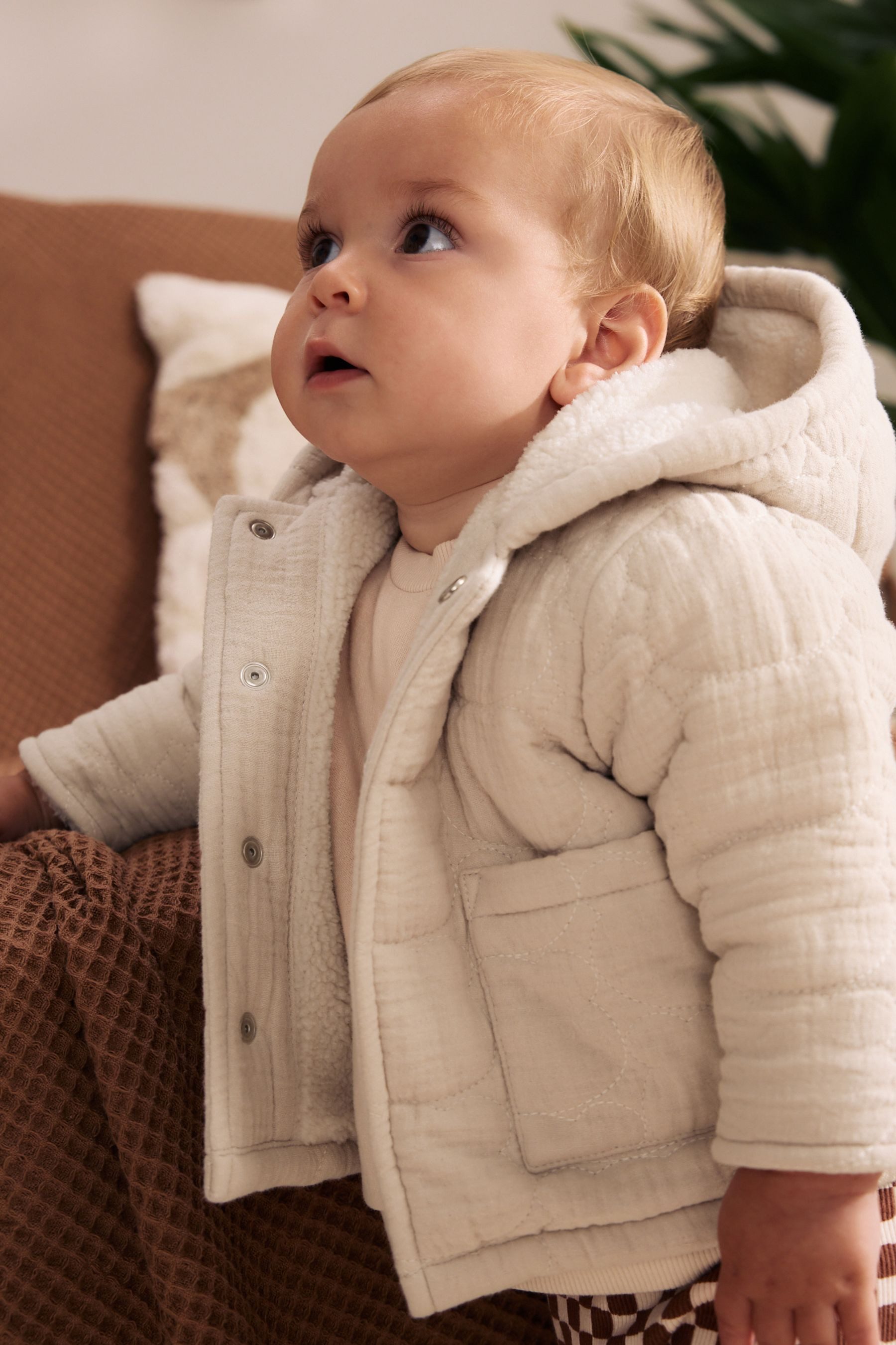 Next Steppjacke Baby Steppjacke in Knitteroptik mit Bär-Gesicht (1-St)