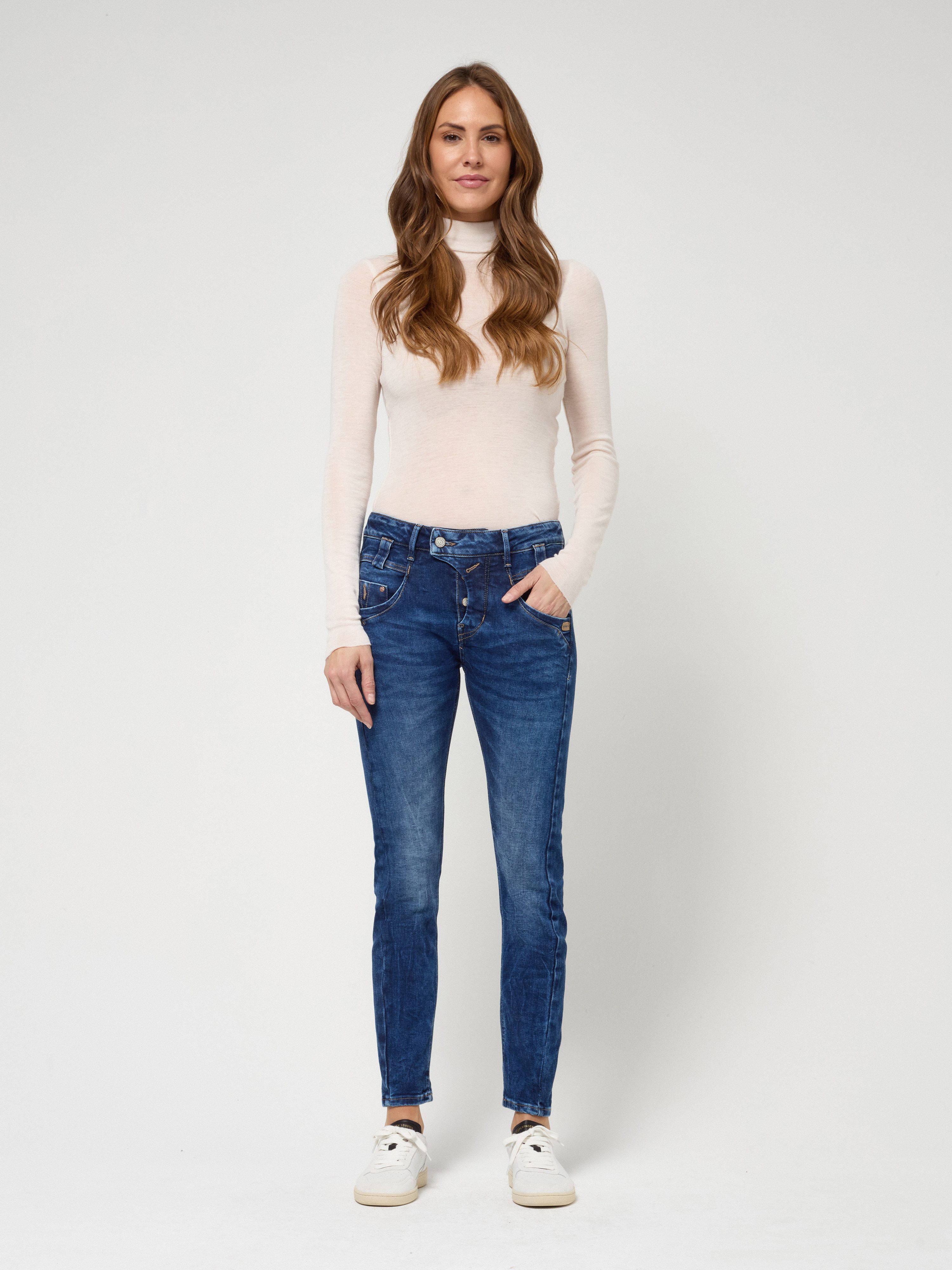 GANG Slim-fit-Jeans 94MARGE mit besonderem 4-Knopf-Verschluss – Bild 5 von 5