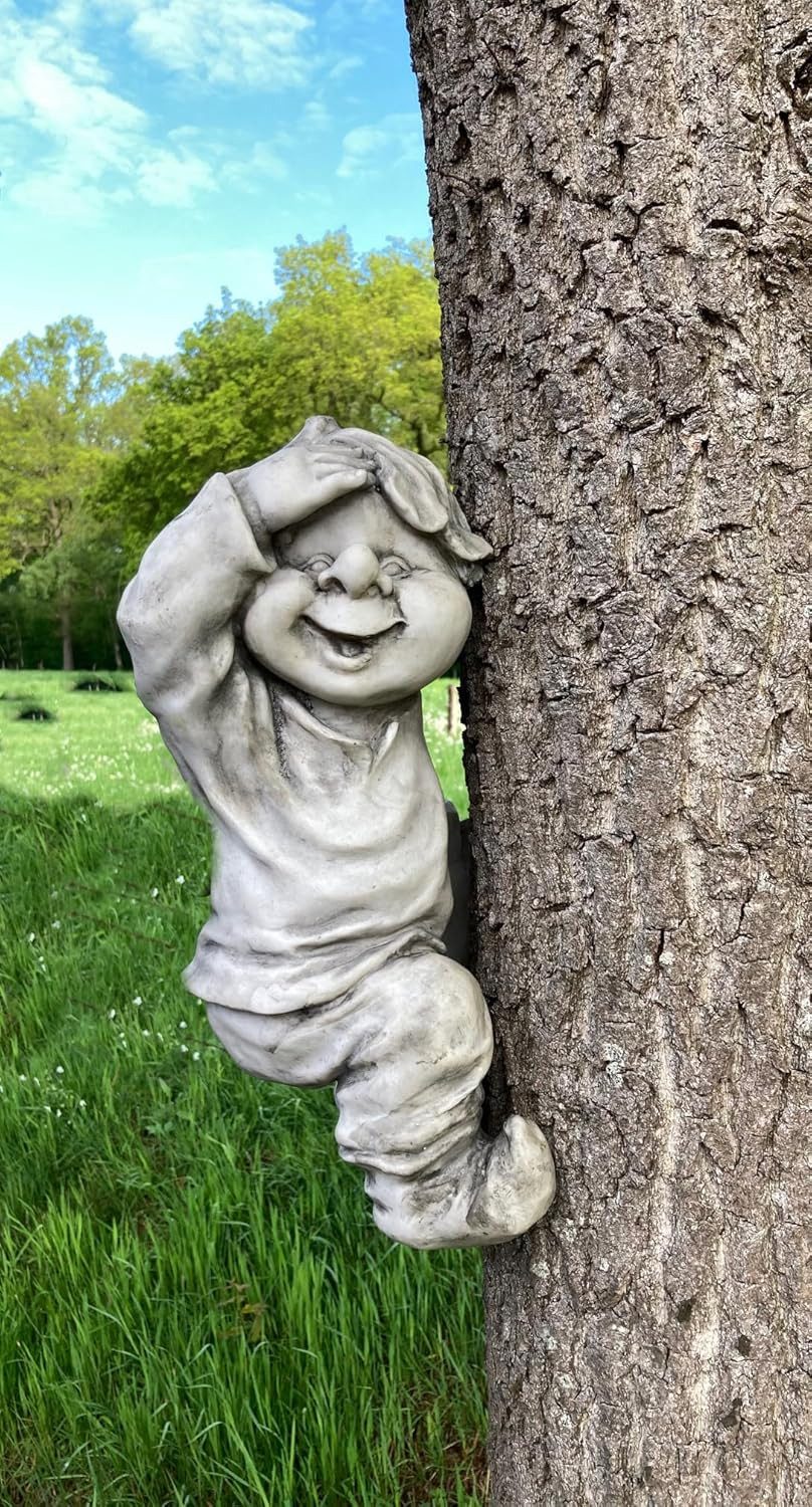 Fachhandel Plus Dekofigur Wichtel kletternder Gnom lustige Gartendeko Gartenfigur Troll (1 St), ausgefallene Gartendekoration