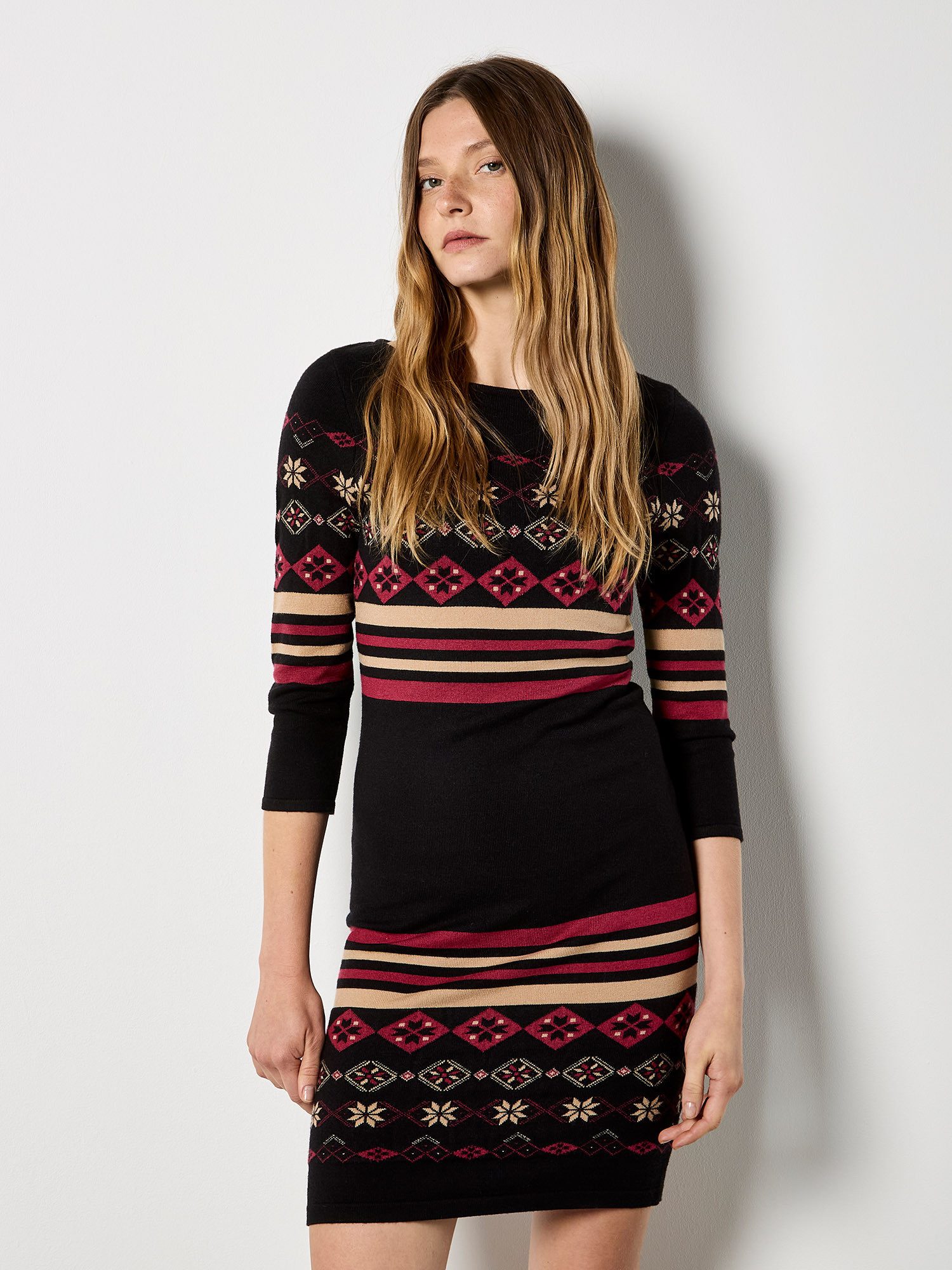 Apricot Strickkleid Minikleid mit Folkloremuster günstig online kaufen