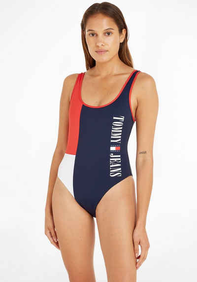Tommy Hilfiger Swimwear Badeanzug TH ONE PIECE RUNWAY (EXT SIZES) Mit Tommy Hilfiger-Branding