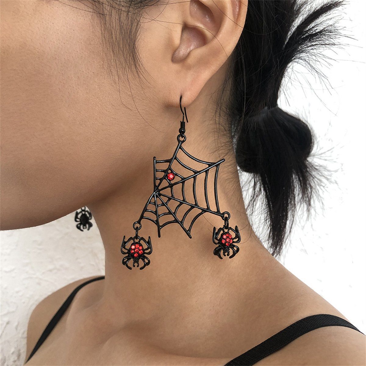 carefully selected Paar Ohrhänger Halloween Dark Series Spinnen-personalisierte  Ohrringe für Damen, Exquisite Gothic-Spinnen-Ohrringe, passend zu Kleidung  und Make-up.