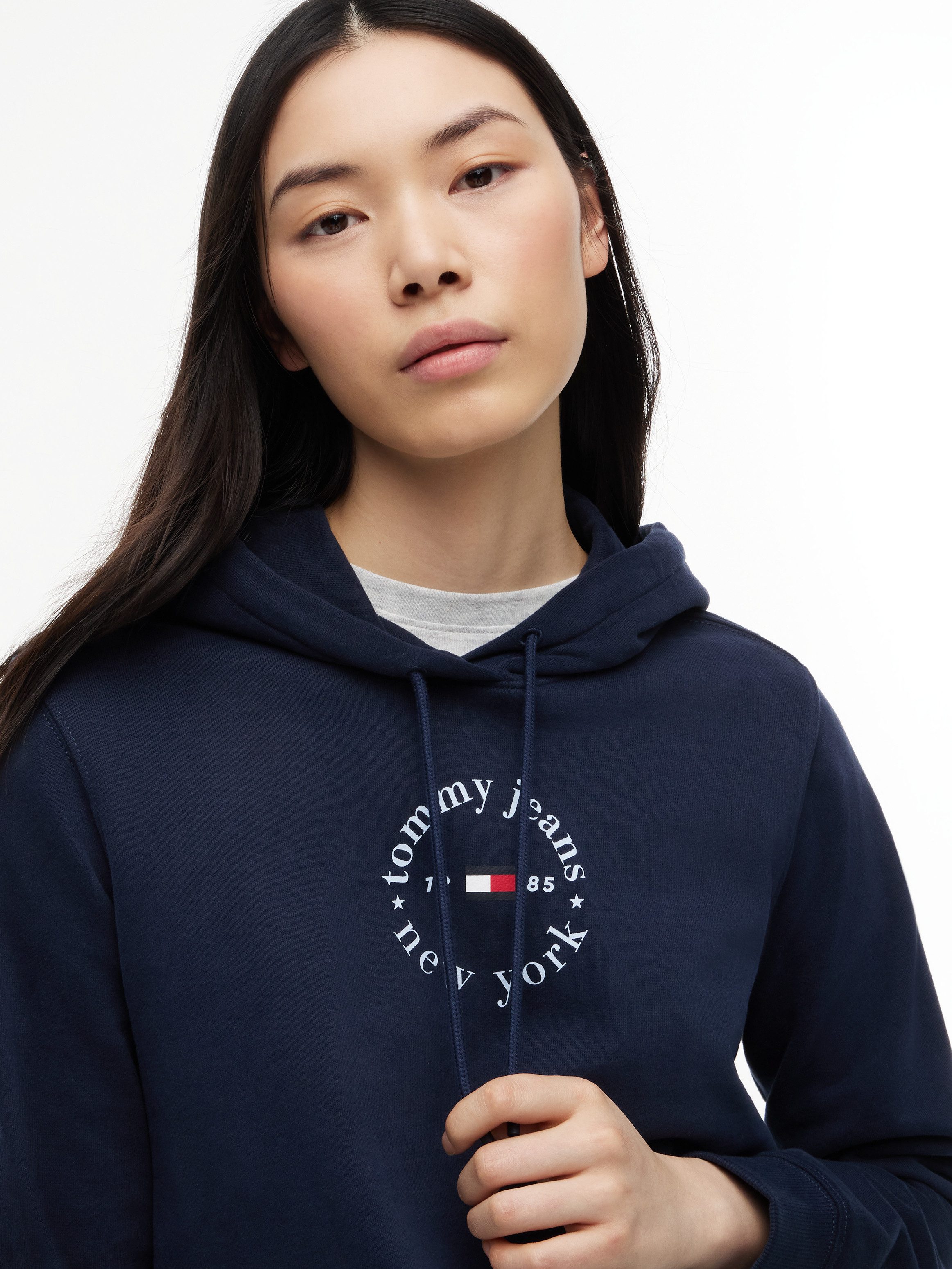 Tommy Jeans Kapuzensweatshirt TJW REG ESS LOGO 2 HOODIE EXT Baumwolle, regular fit