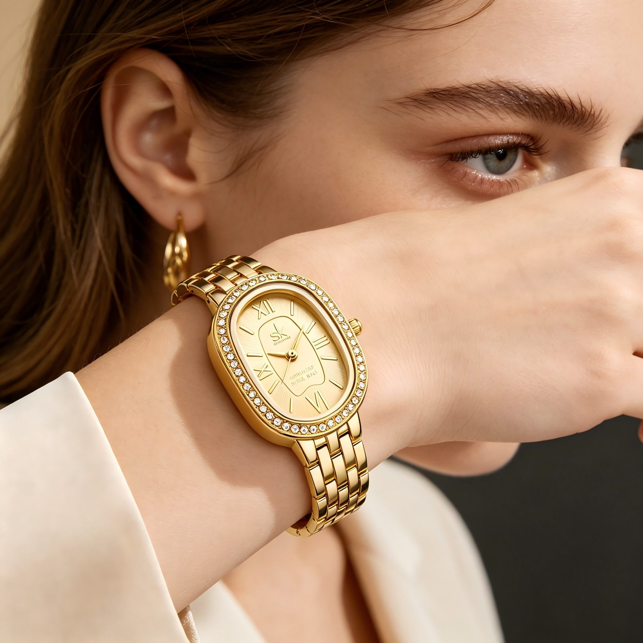 ibettertec Quarzuhr Goldene Uhr Damen, Armbanduhr Damen, Mit Kristallen besetzt, Berufsuhr, (Packung, 3ATM wasserdicht, Geschenk für Frauen), Damenarmbanduhr gold, ovale Uhr mit Kristallen, Quarzuhr elegant