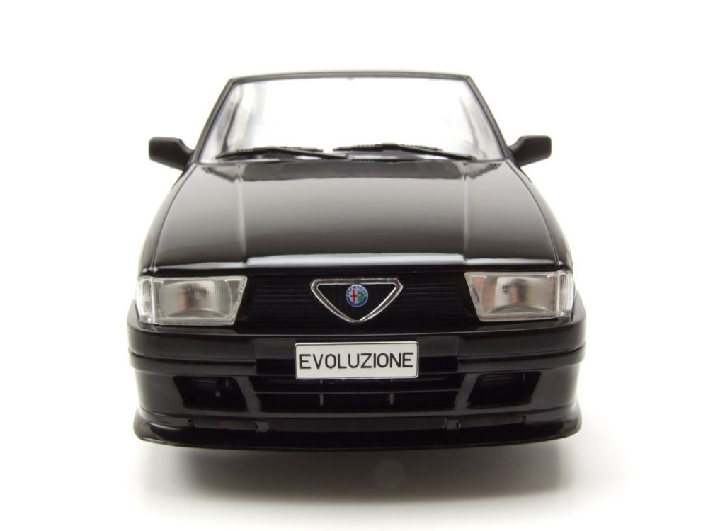 Alfa Romeo 75 Turbo Évoluzione 1987 – Miniature MCG 1/18 Noire Métal