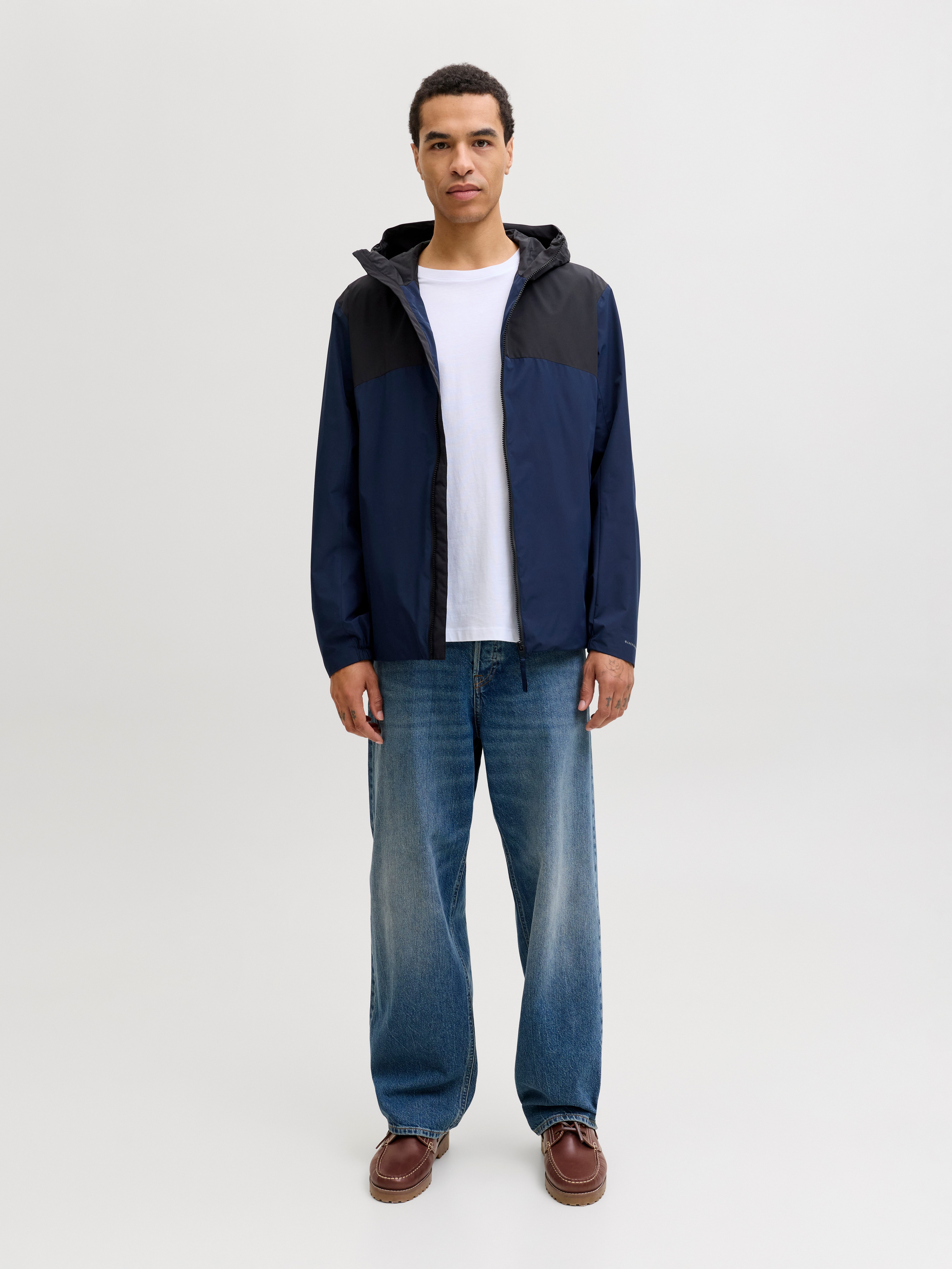 Jack & Jones Kurzjacke JJESOHO LIGHT JACKET SN mit Kapuze – Bild 4 von 5