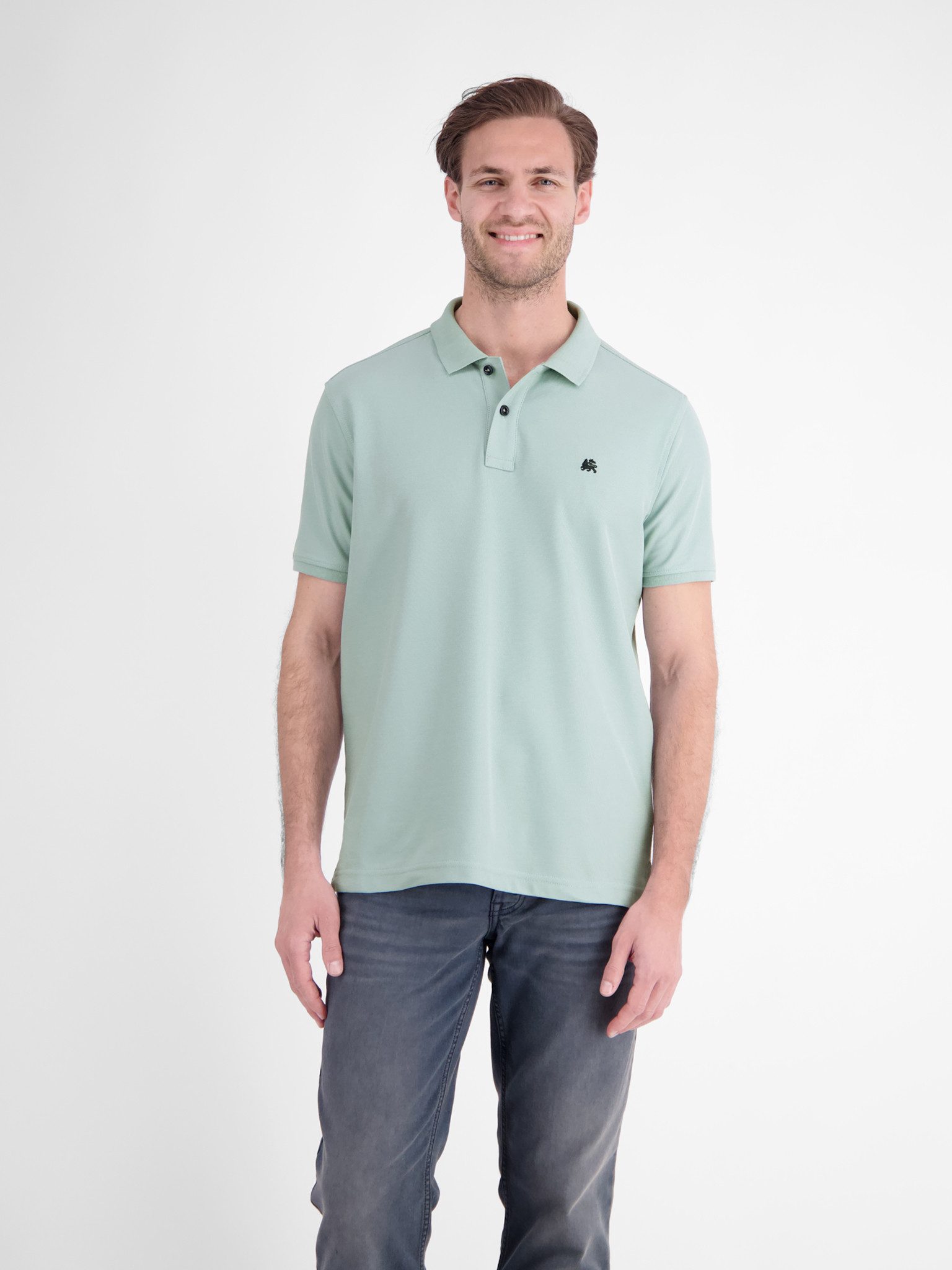 LERROS Poloshirt Sommershirt mit dezenter Stickerei auf der Brust