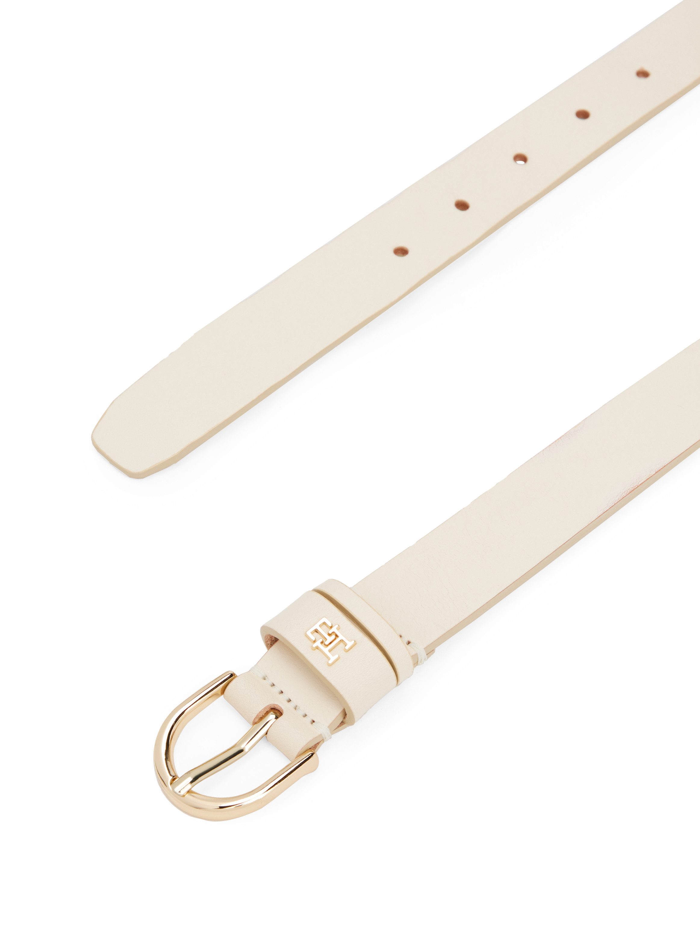 Tommy Hilfiger Ledergürtel ESSENTIAL EFFORTLESS 2.5 cm breit GOLD Logoemblem, weiche Haptik, ovale Einfachdornschließe
