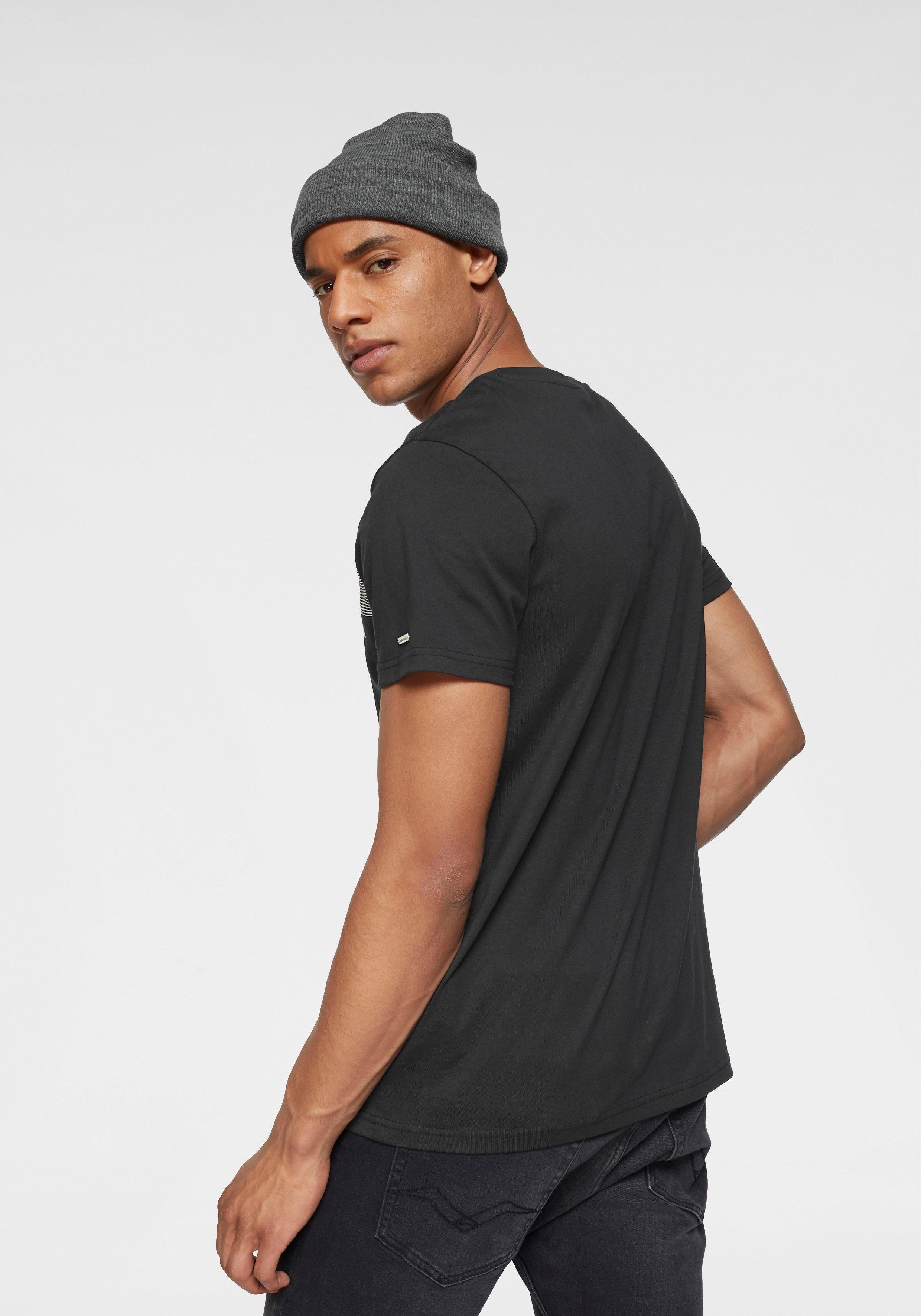 Bruno Banani T-Shirt kurzärmelig, schmal geschnitten, günstig online kaufen