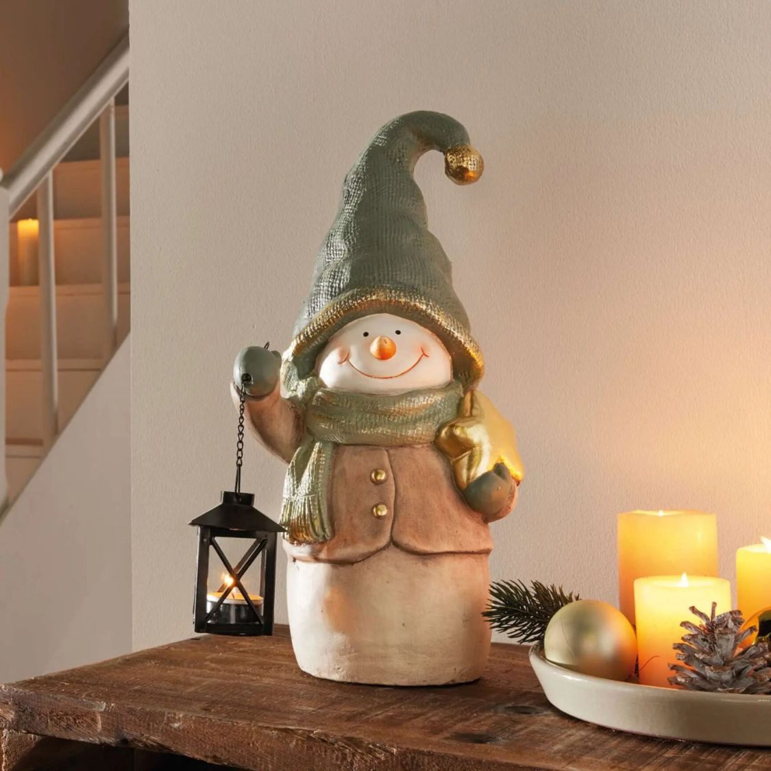 Home-trends24.de Dekofigur LED Schneemman mit Laterne Weihnachten Winter Deko 43 cm