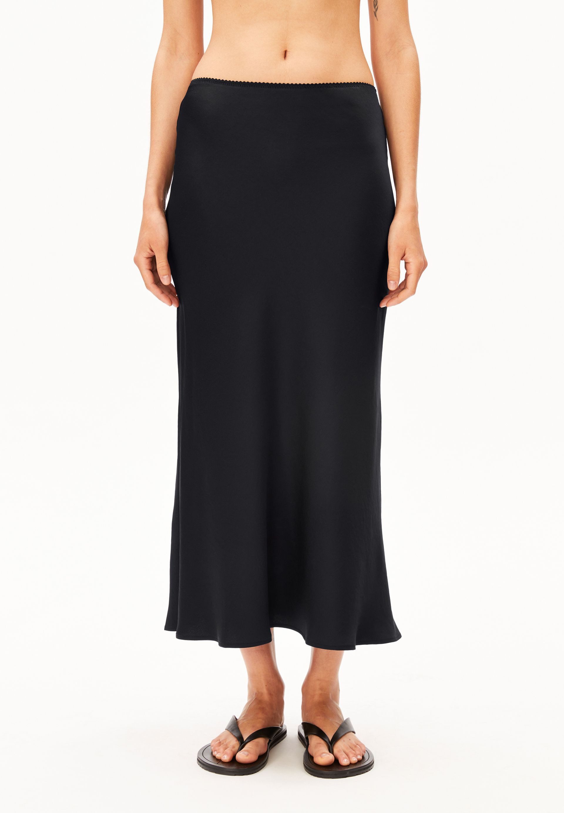 Armedangels Jerseyrock LENOVAA SATIN Webrock aus Naia™ Renew Mix (Regular Fit) Midi