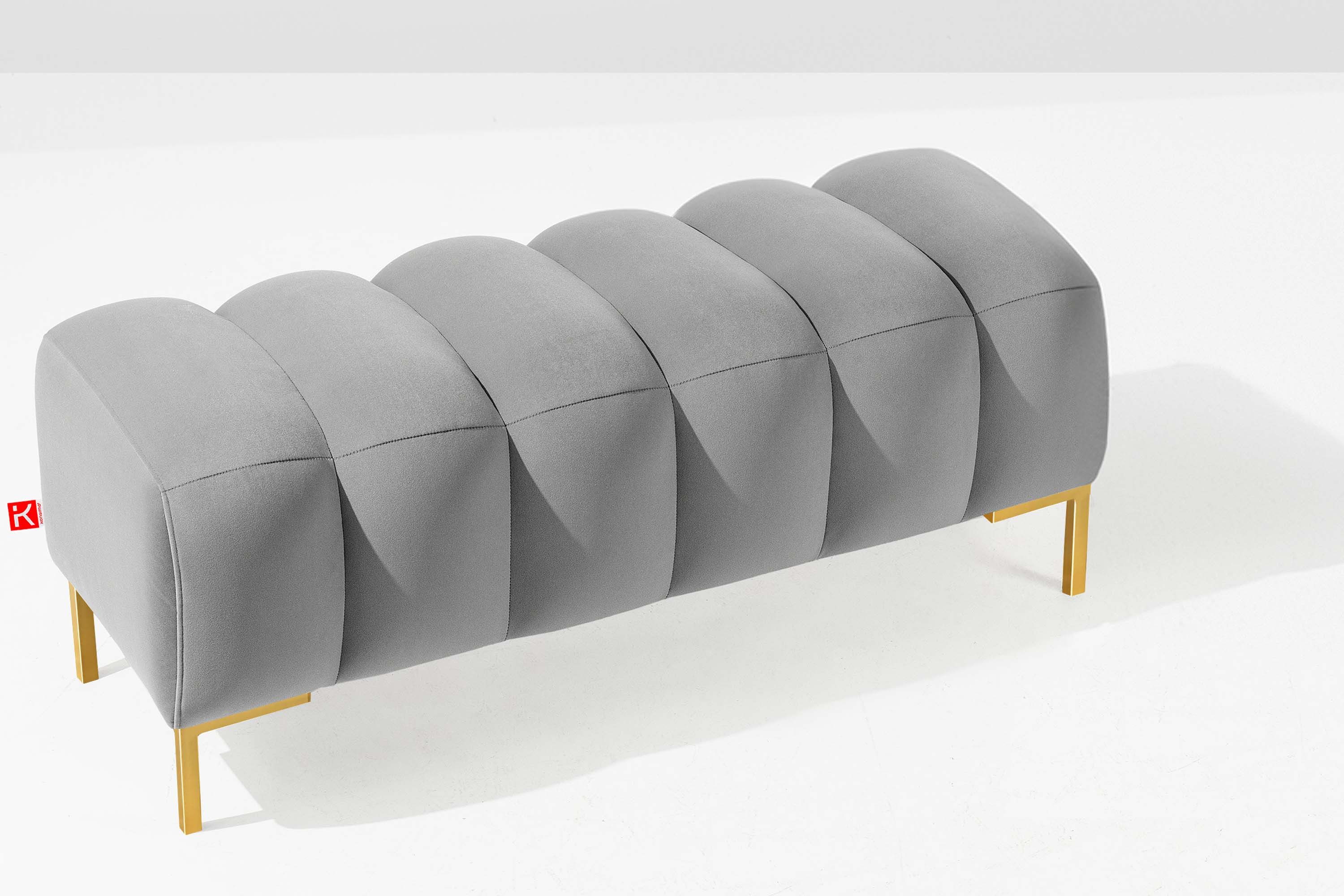 KONSIMO® Sitzhocker Polsterhocker PECCO hergestellt in der EU, Veloursstoff, handgefertigt, Elegant, Massivholzrahmen