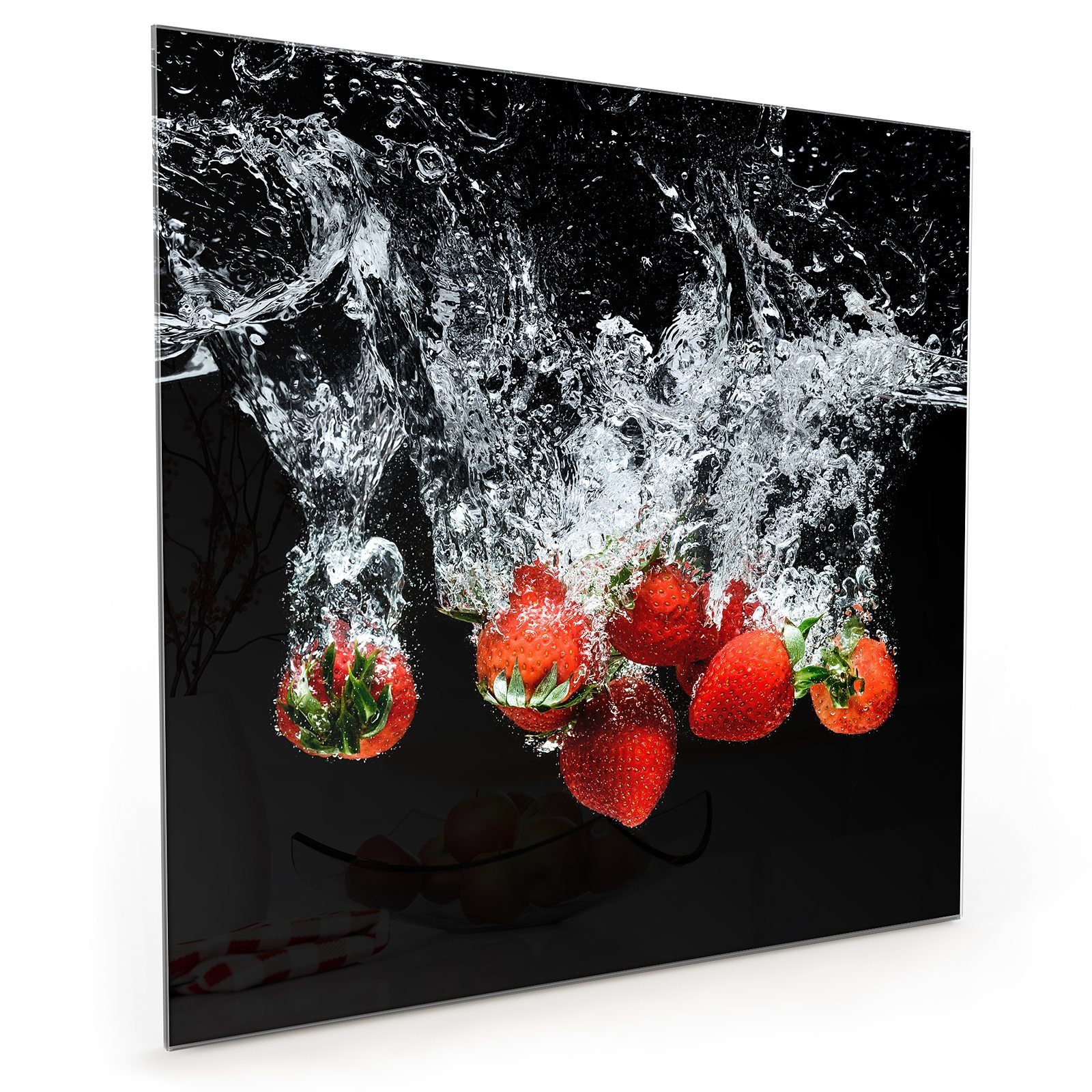 Primedeco Küchenrückwand Küchenrückwand Spritzschutz Glas mit Motiv Erdbeeren im Wasser