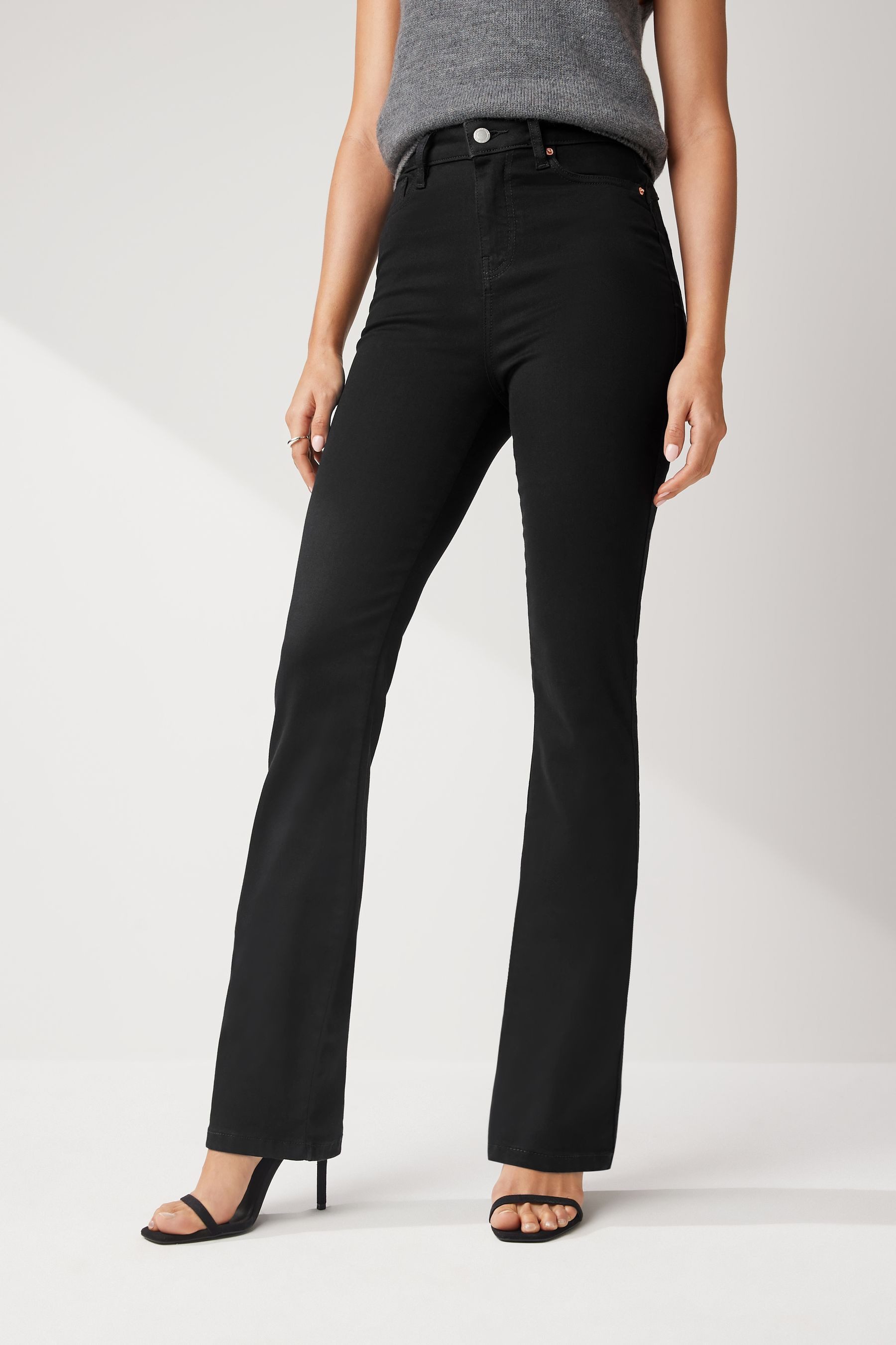 Next Push-up-Jeans Push-up Bootcut Fit Jeans, Kurzgröße (1-tlg)