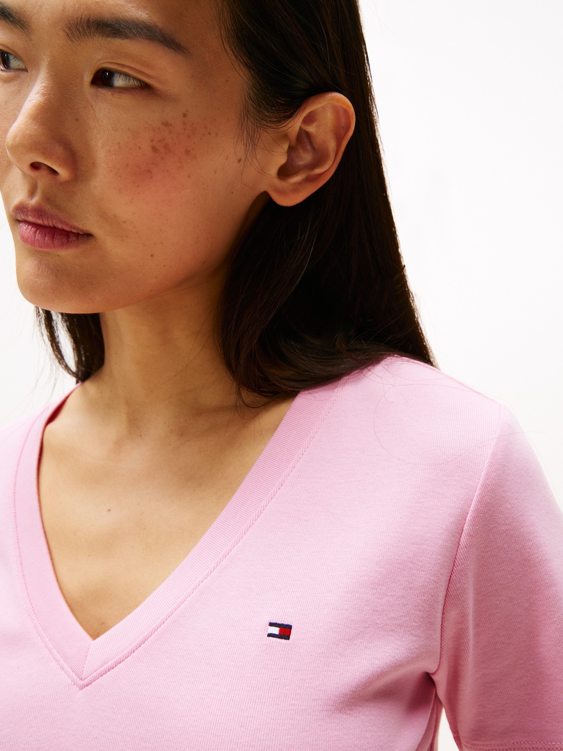 Tommy Hilfiger T-Shirt SLIM CODY V-NK SS mit V-Ausschnitt und Streifen Baum günstig online kaufen