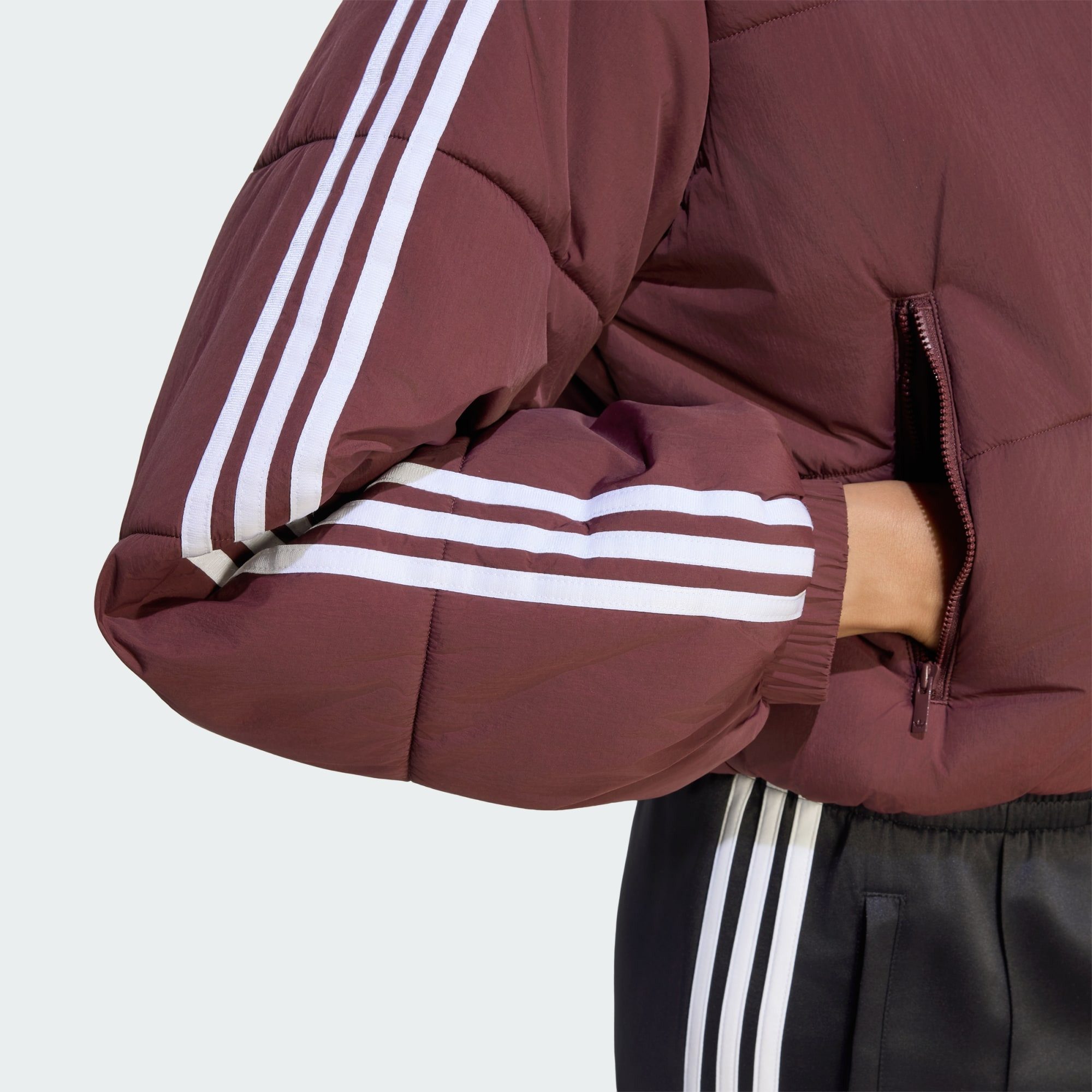 adidas Originals Steppjacke ADICOLOR PUFFER JACKE, KÜRZER GESCHNITTEN, KAPUZE (1-St) – Bild 5 von 5