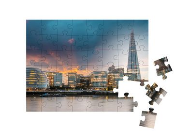 puzzleYOU Puzzle Abendliche Imession von London mit City Hall, 48 Puzzleteile, puzzleYOU-Kollektionen England