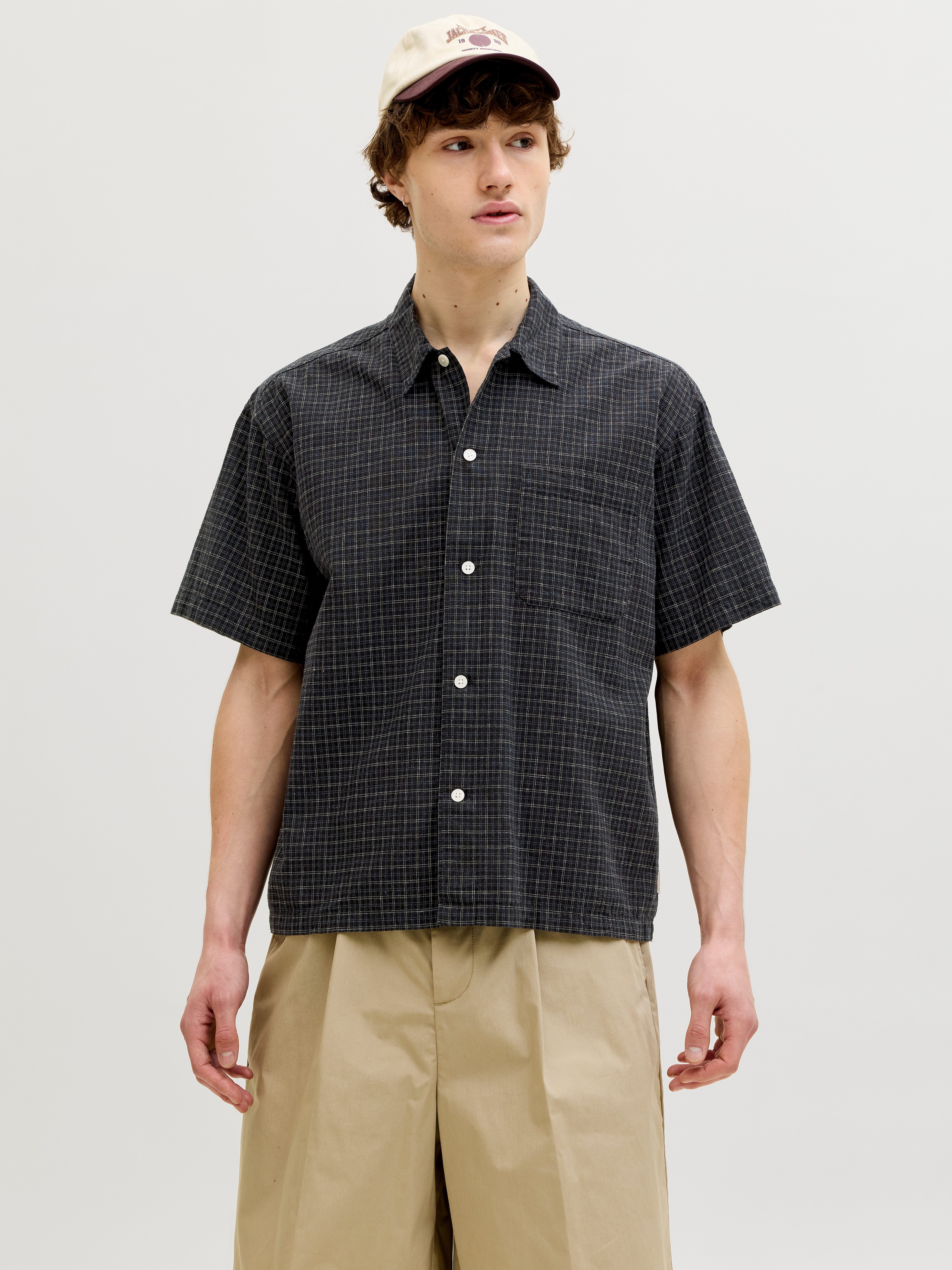 Jack & Jones Kurzarmhemd JORRIVIERA LINEN BLEND SHIRT SS LN Baumwollmischung, regular fit