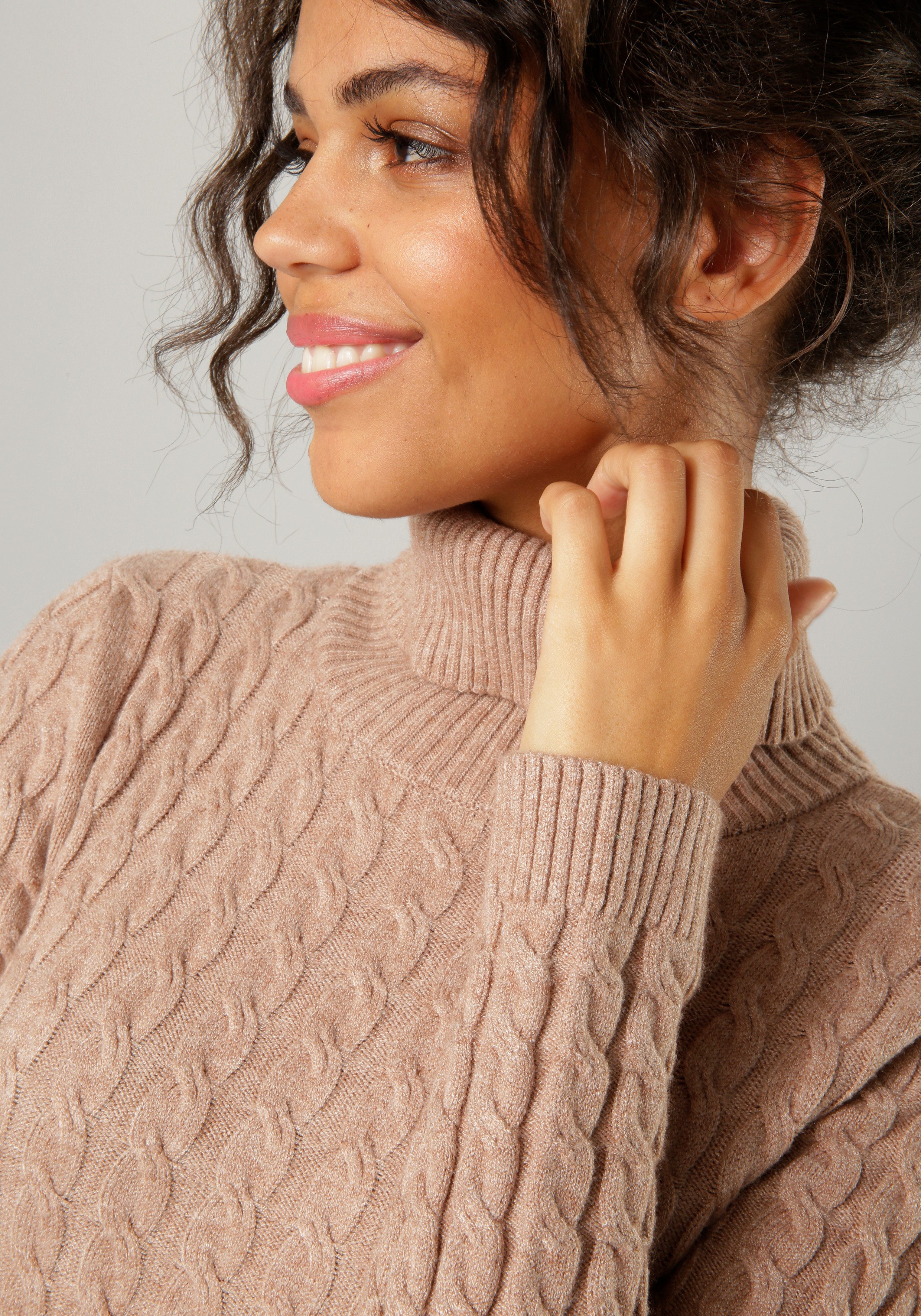 Aniston CASUAL Strickkleid mit Zopfmuster im Oberteil und den langen Ärmeln