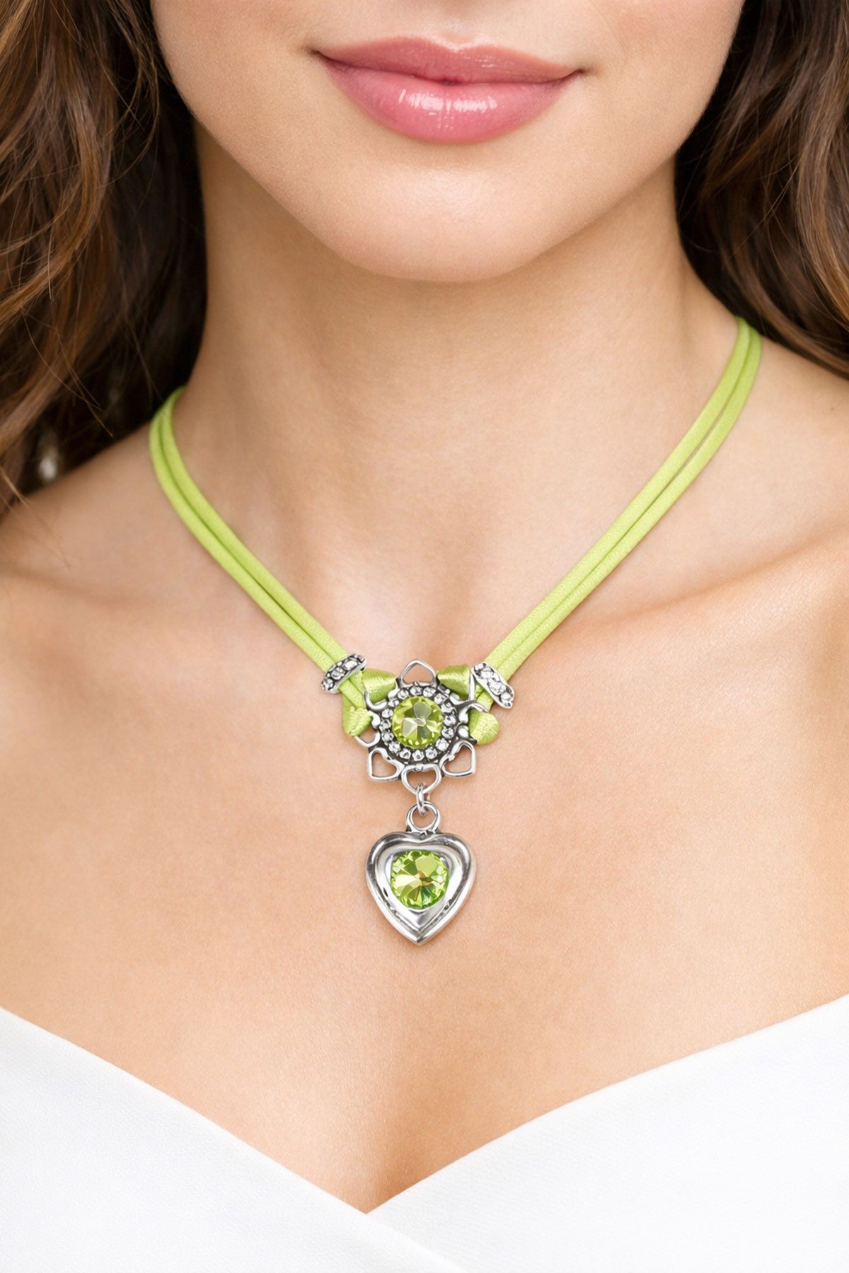 LUISIA® Kette mit Anhänger Chiara mit Herzblüte, Strassherz und Premium Kristallen (inkl. Schmuckbox)