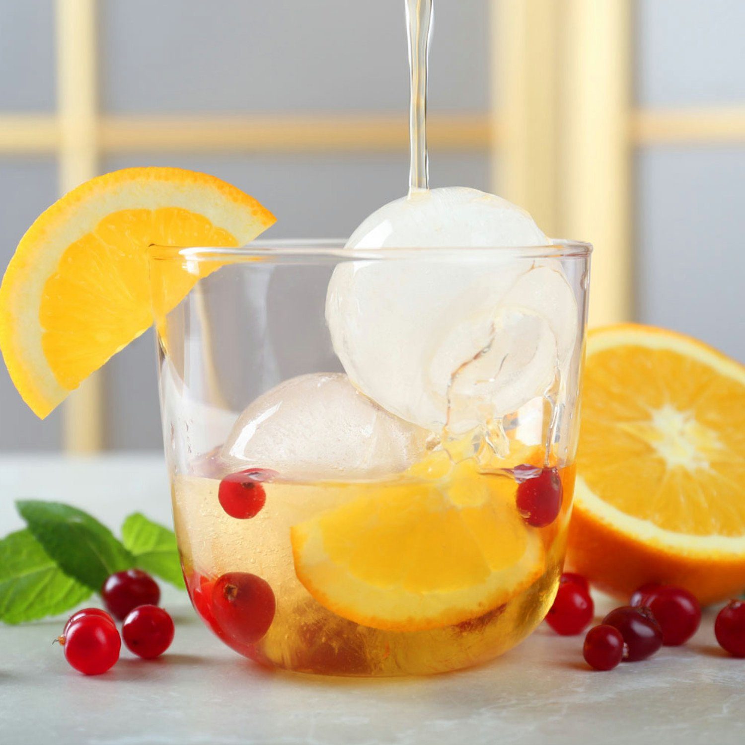 Goods+Gadgets Eiswürfelform GOODS+GADGETS Eiswürfelform Silikon - XXL Eiskugeln Eiswürfelbereiter, (XXL Eiskugeln), Eis-Würfel-Maker