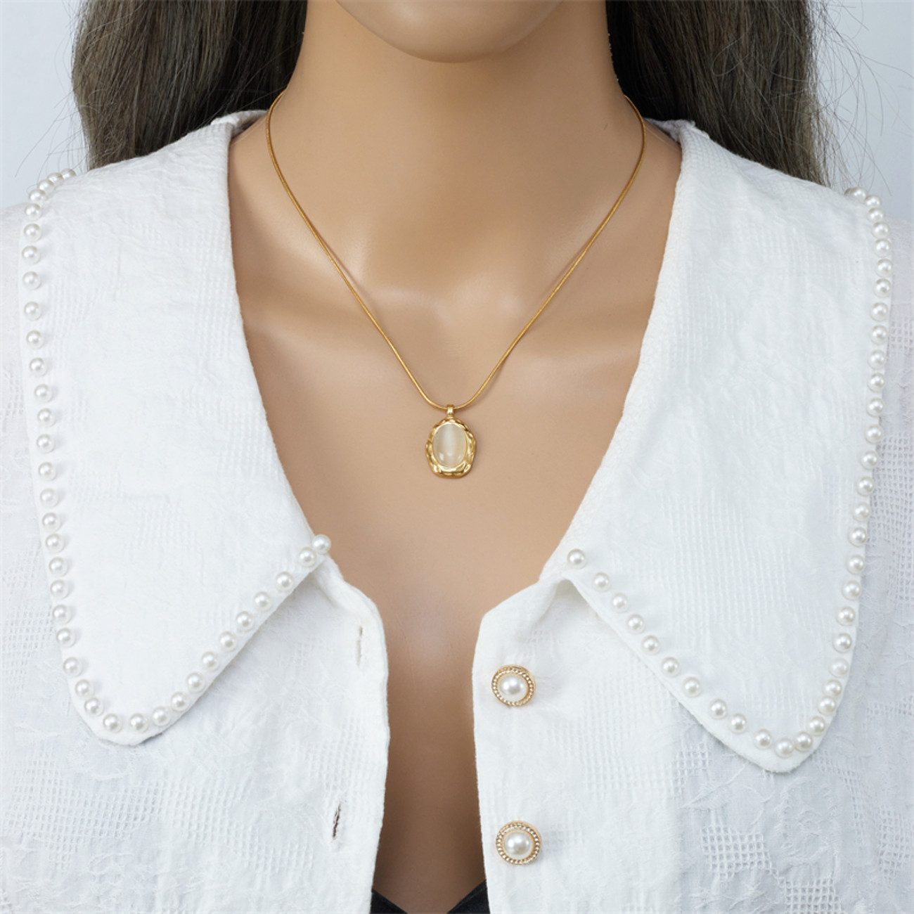 KARMA Kette mit Anhänger Halskette Damen mit Medaillon Edelstahl vergoldet (wasserfest & antiallergisch, 1-tlg., Medaillonkette Geschenk für Frauen), Katzenauge Kette 40 cm Damenkette