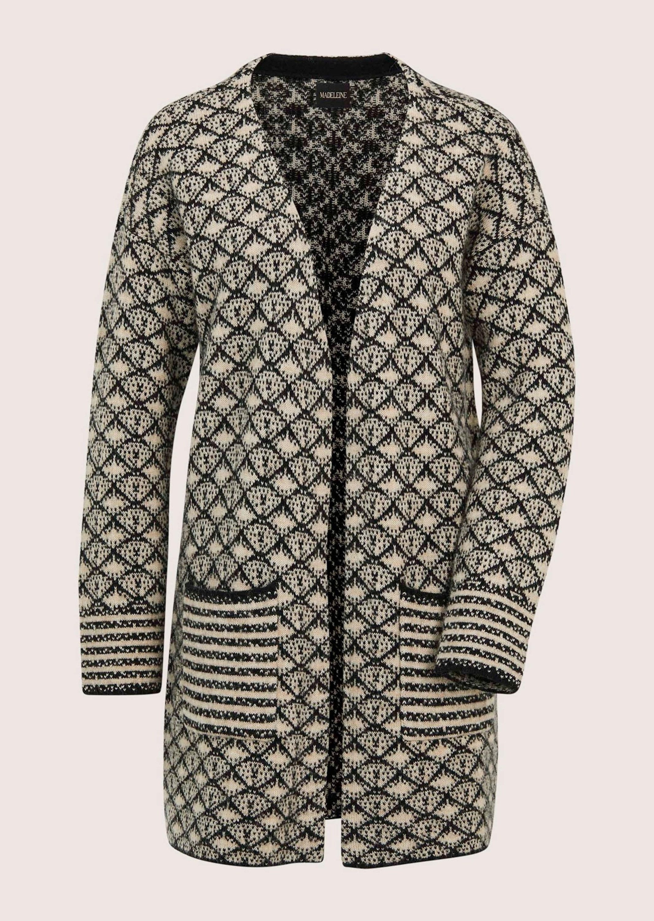 MADELEINE Strickjacke Herbstcardigan mit grafischem Muster Kragenlose Longjacke mit aufgesetzten Taschen und Langarm