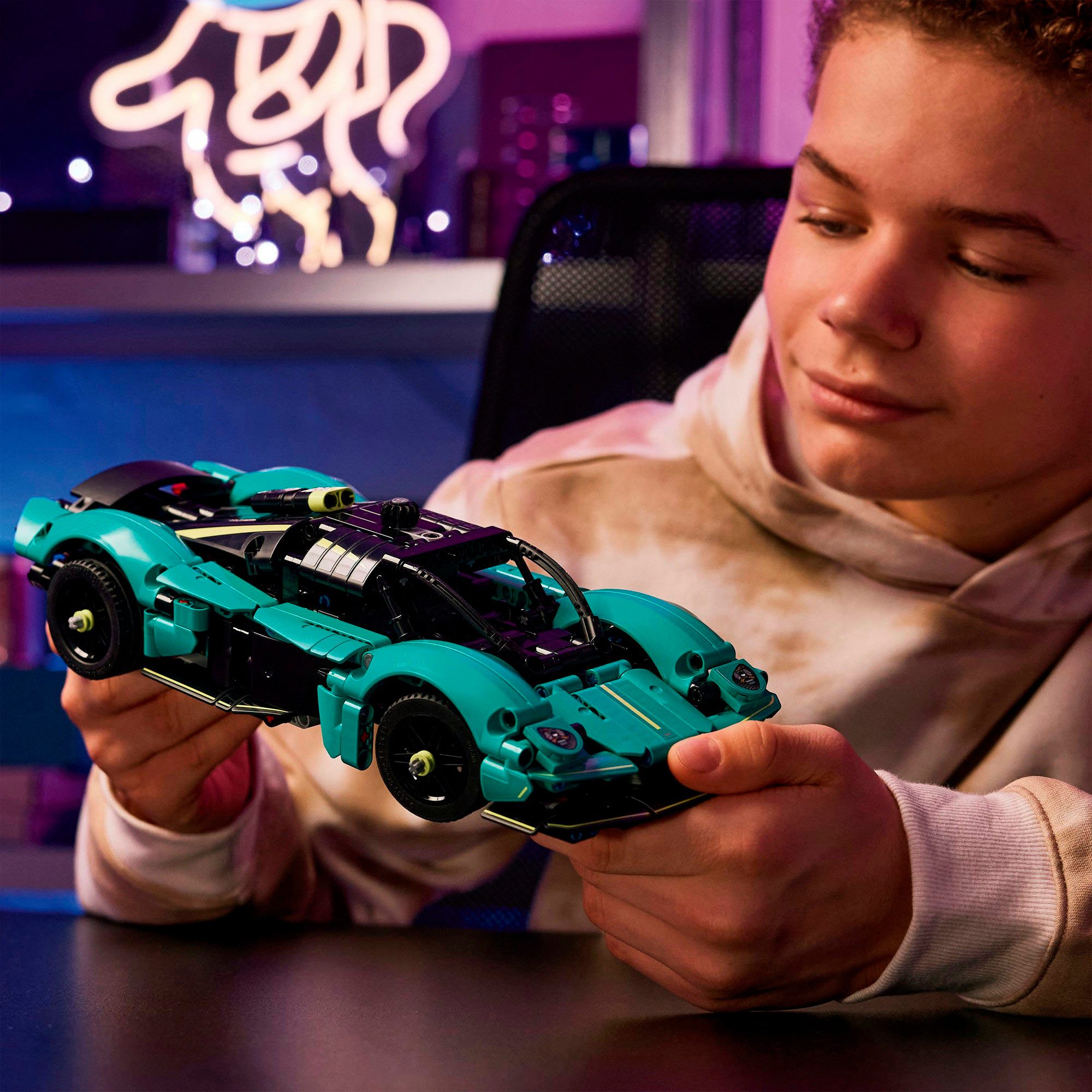 LEGO® Aston Martin Valkyrie (42208), LEGO Technic Konstruktionsspielsteine, günstig online kaufen