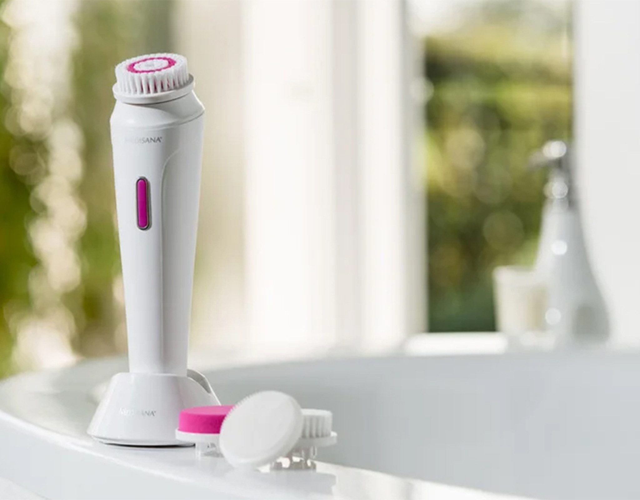 medisana Elektrische Gesichtsreinigungsbürste Gesichtsreinigungsbürste FB 885 elektrische Gesichtsbürste Peeling, mit 4 Aufsätzen und Vibrationsfunktion