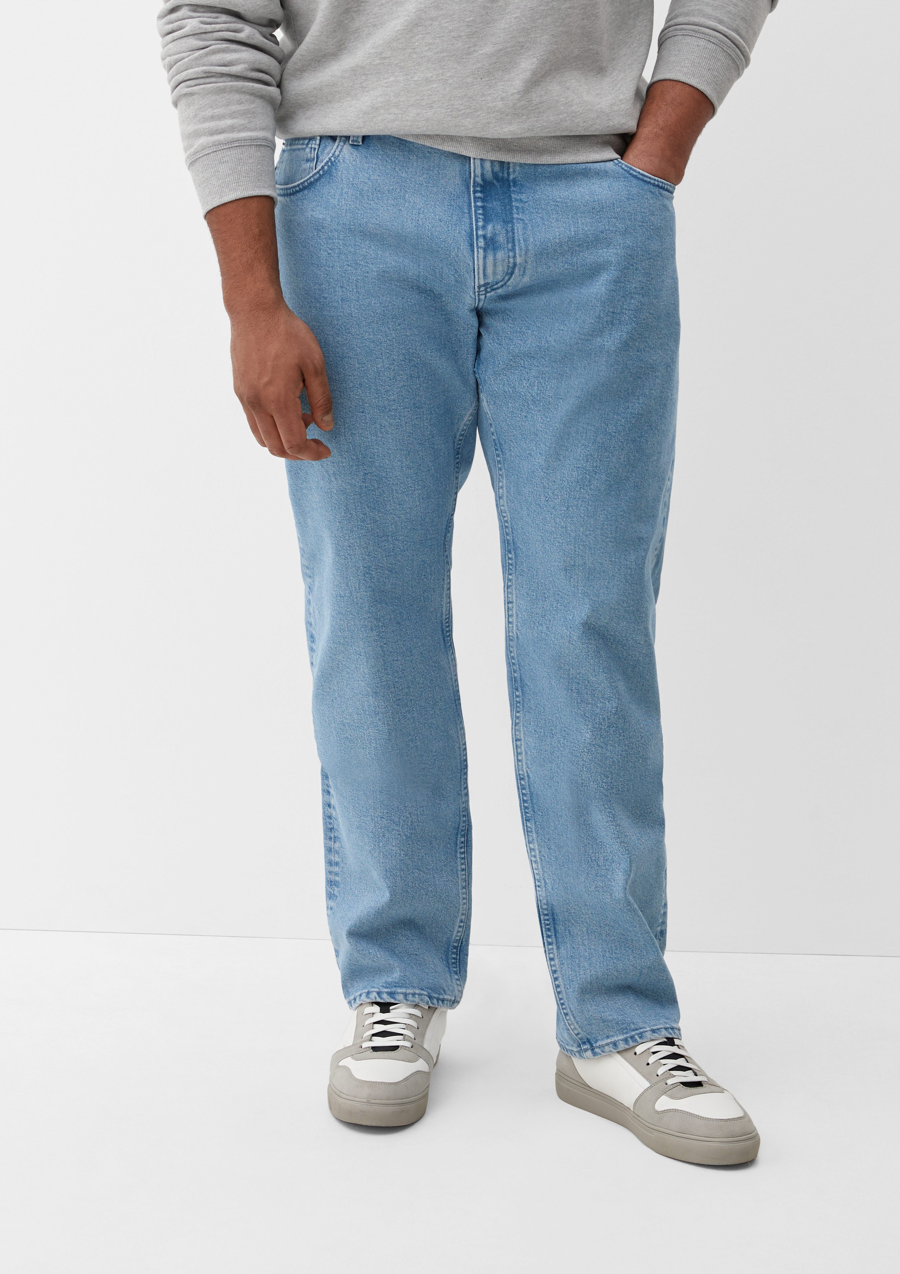 / s.Oliver hellblau / Stoffhose / Rise Leg Straight York Fit Mid Regular Jeans