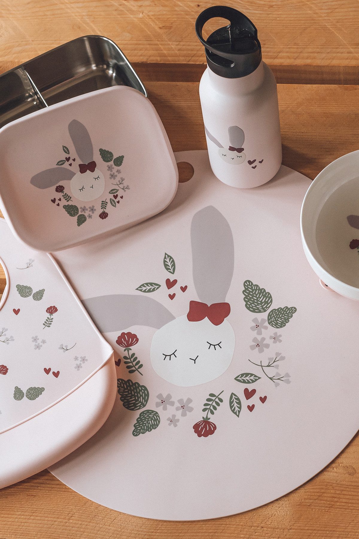 kikadu Platzset Silikon Platzset Hase Rosé, (1-St), aus BPA-freiem Silikon - 38 cm