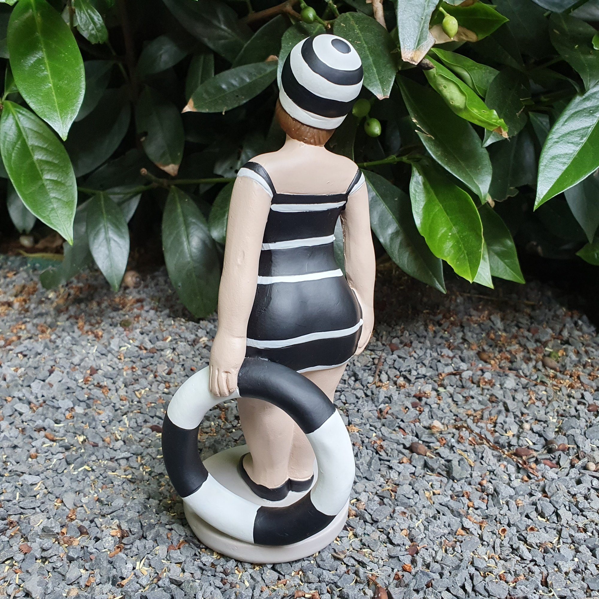 21 cm Figur Stehende Badenixe Gartenfigur Gartendeko Rettungsring Aspinaworld schwarz mit