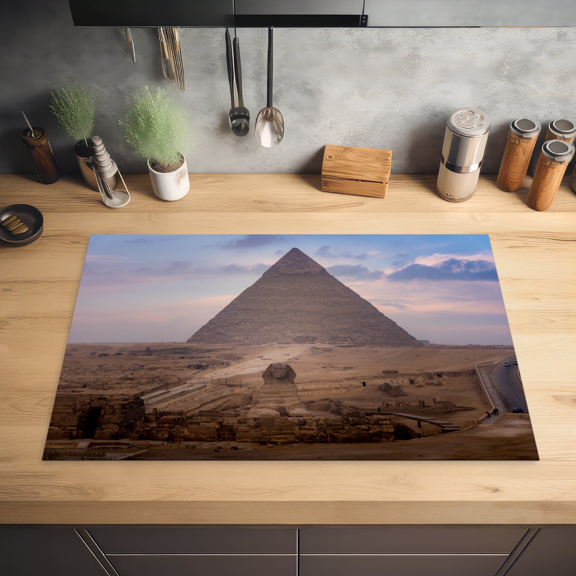 MuchoWow Herdblende-/Abdeckplatte Frontansicht der Pyramide küche, cm, Induktionskochfeld Kairo, Vinyl, die für (1 81x52 Ceranfeldabdeckung tlg), Schutz in