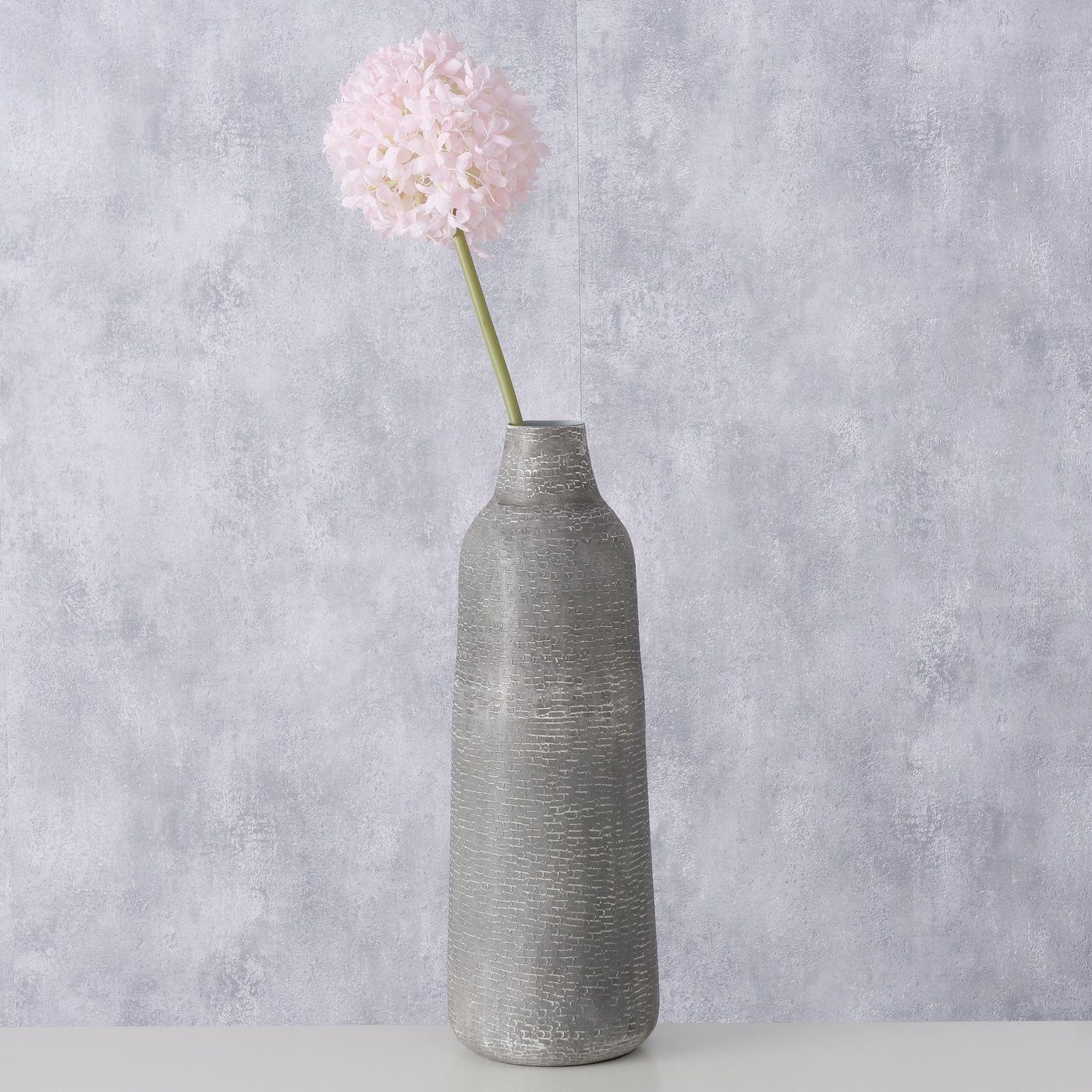 BOLTZE Bodenvase "Tanish" aus Metall in Vase Blumenvase hellgrau