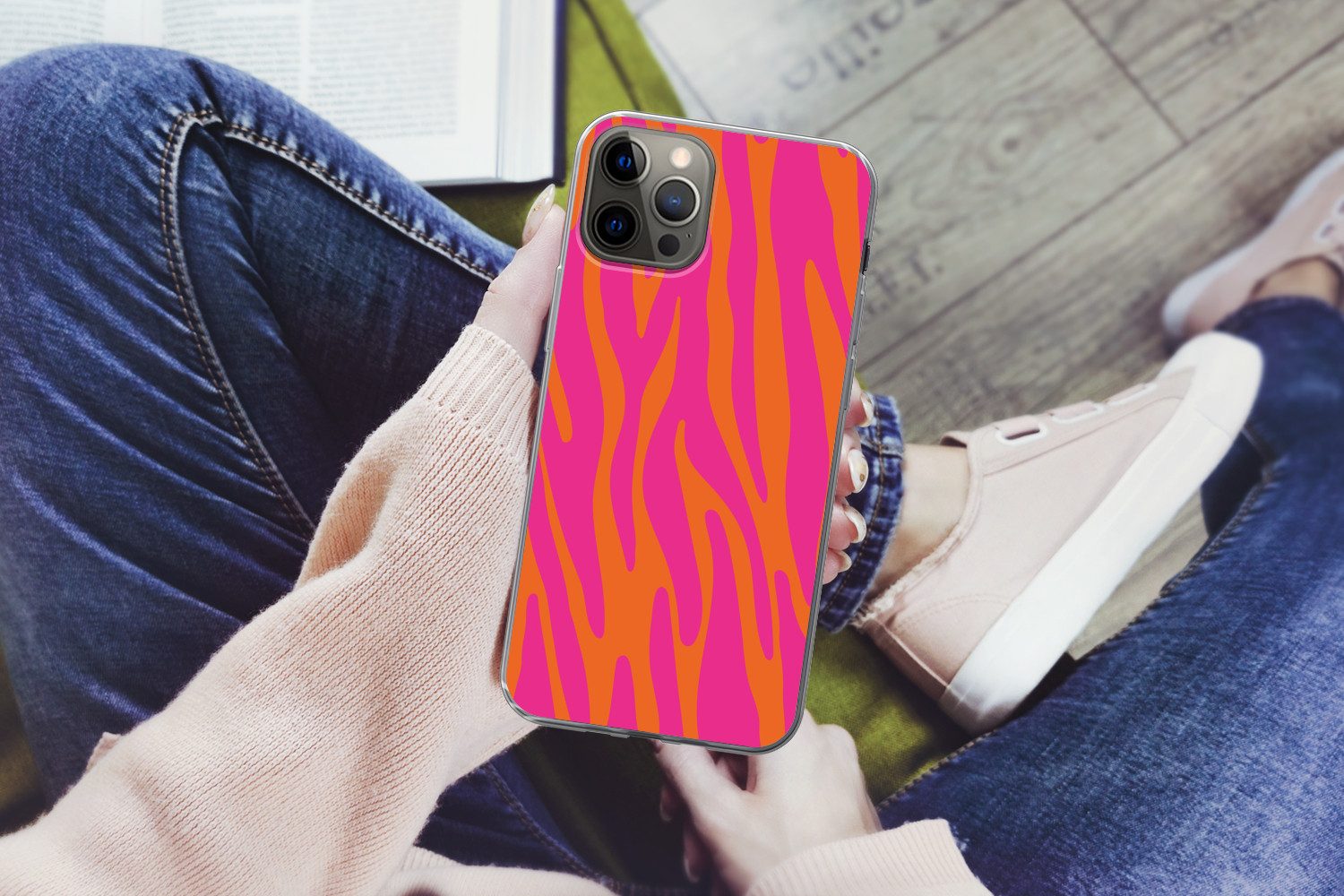 MuchoWow Handyhülle für Apple iPhone 12 Pro Zebramuster - Rosa - Orange - Tiermuster, Smartphone-Bumper, Print, Handy Schutzhülle Dünn